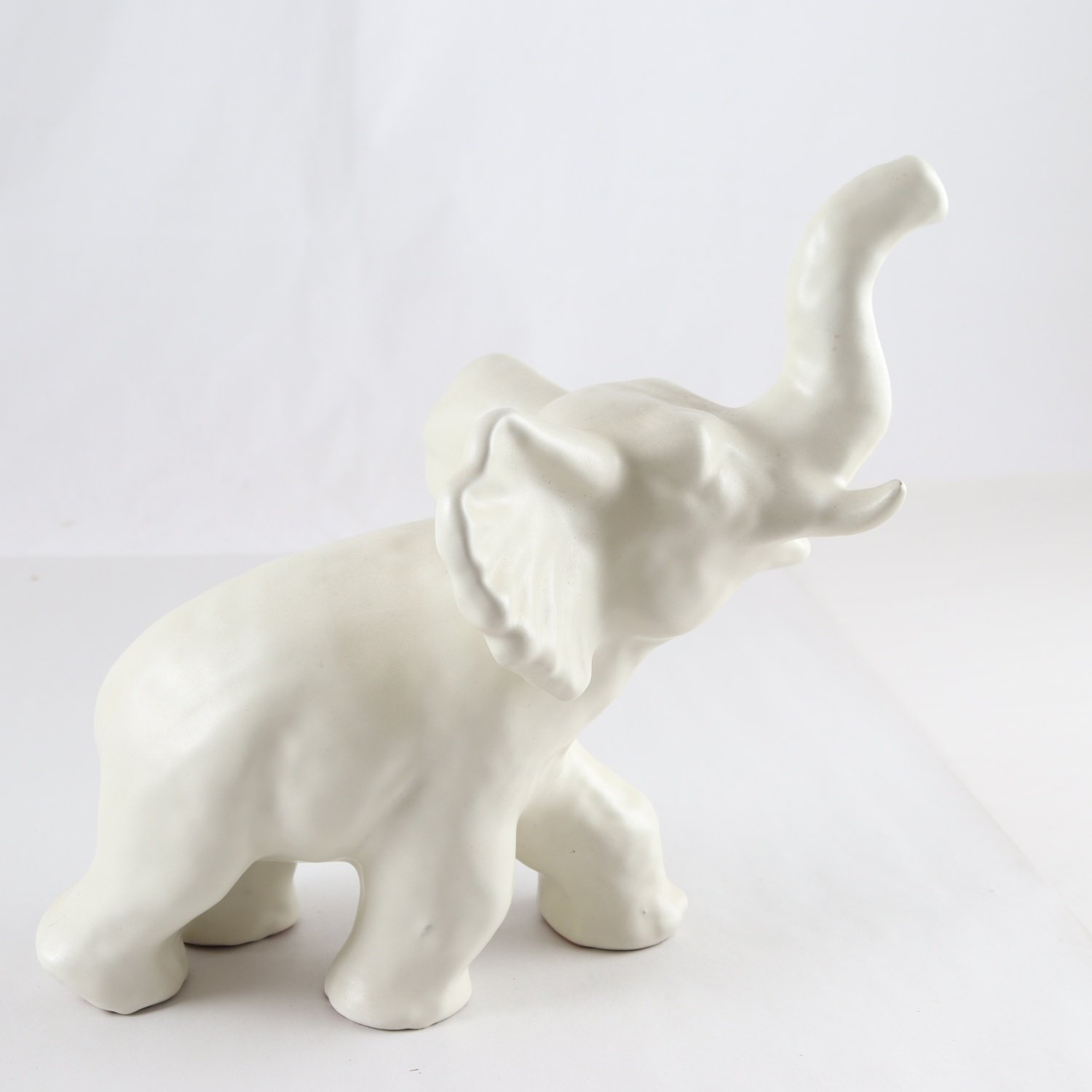 Figurin i keramik, Elefant, Vicke Lindstrand för Upsala Ekeby. Samfraktas ej.