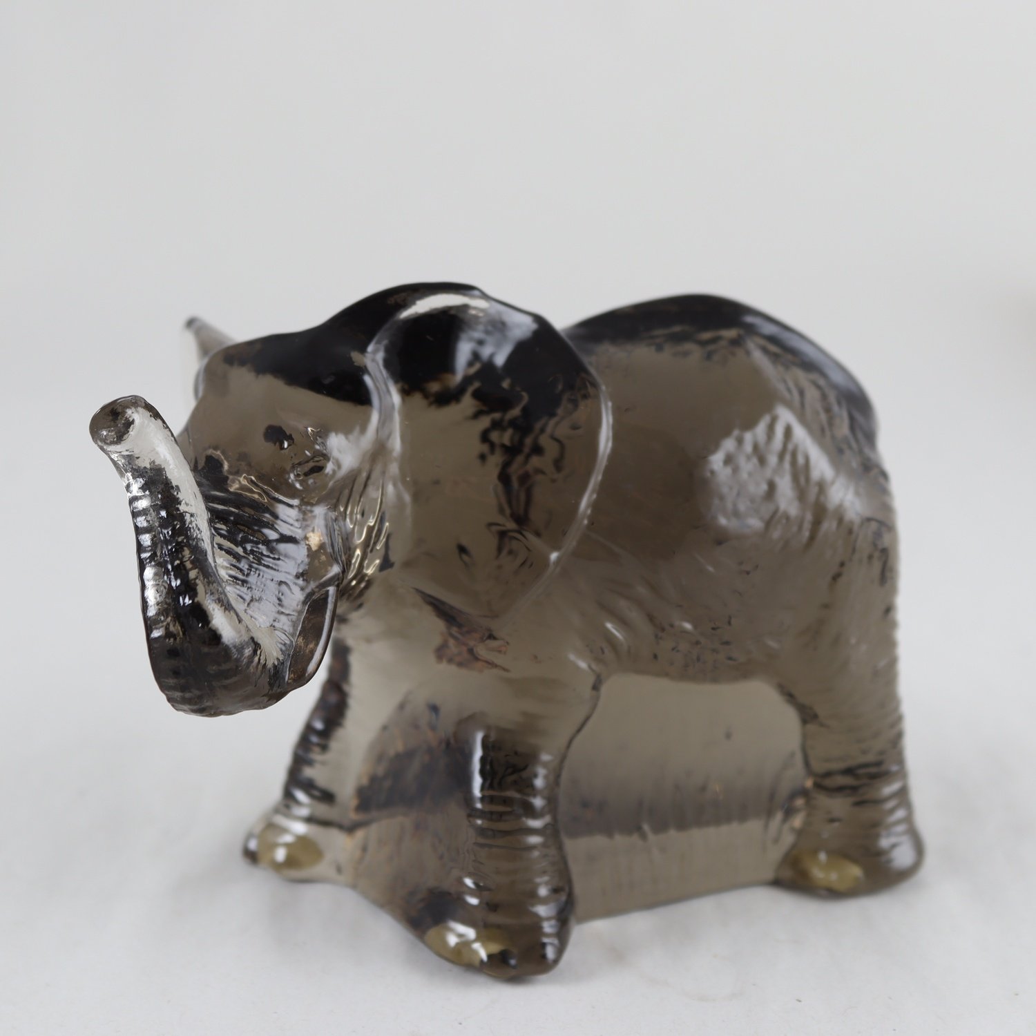 Figurin i glas, Elefant av Paul Hoff för Kosta Boda & WWF