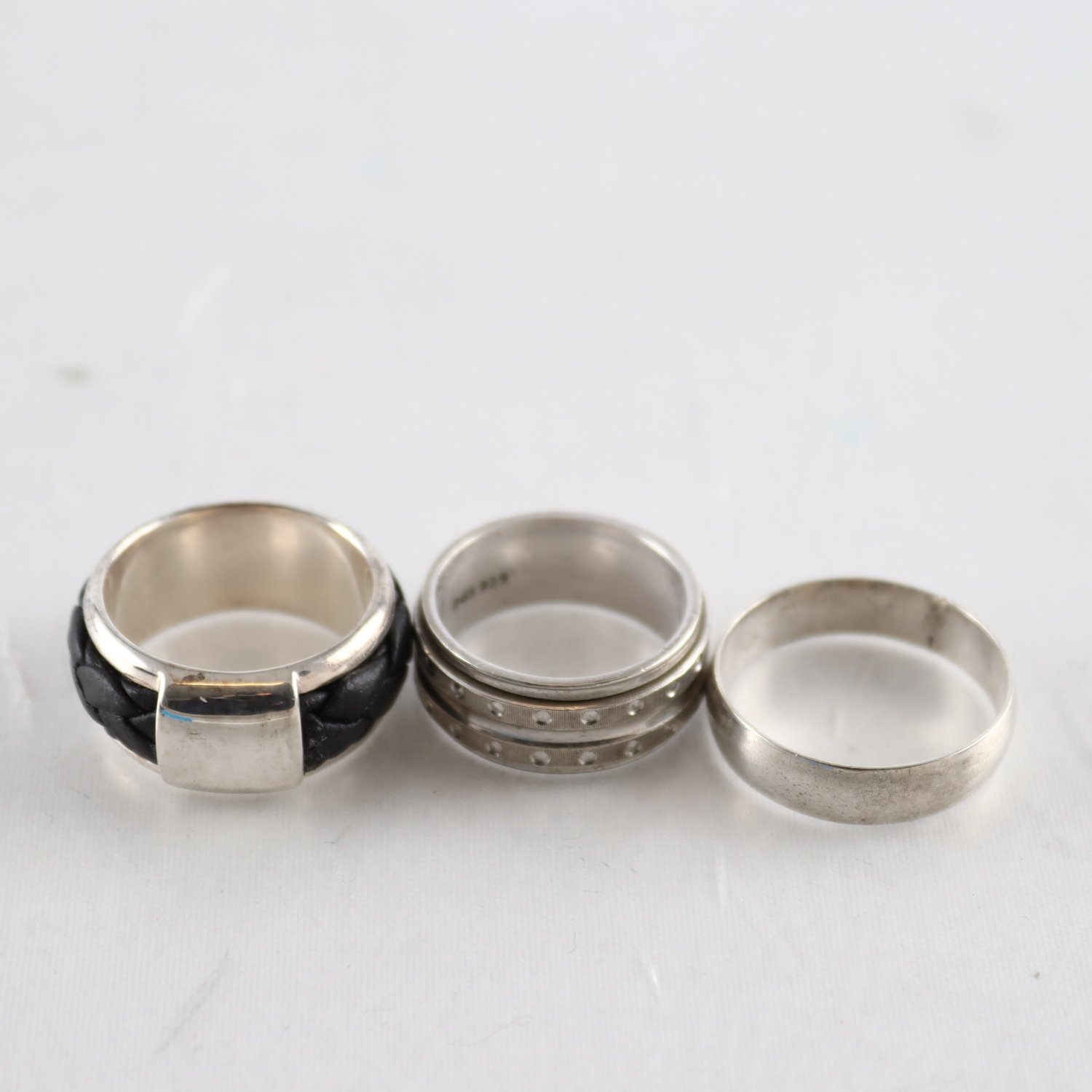 Ringar, silver 925, läder, brv: 23,8 g