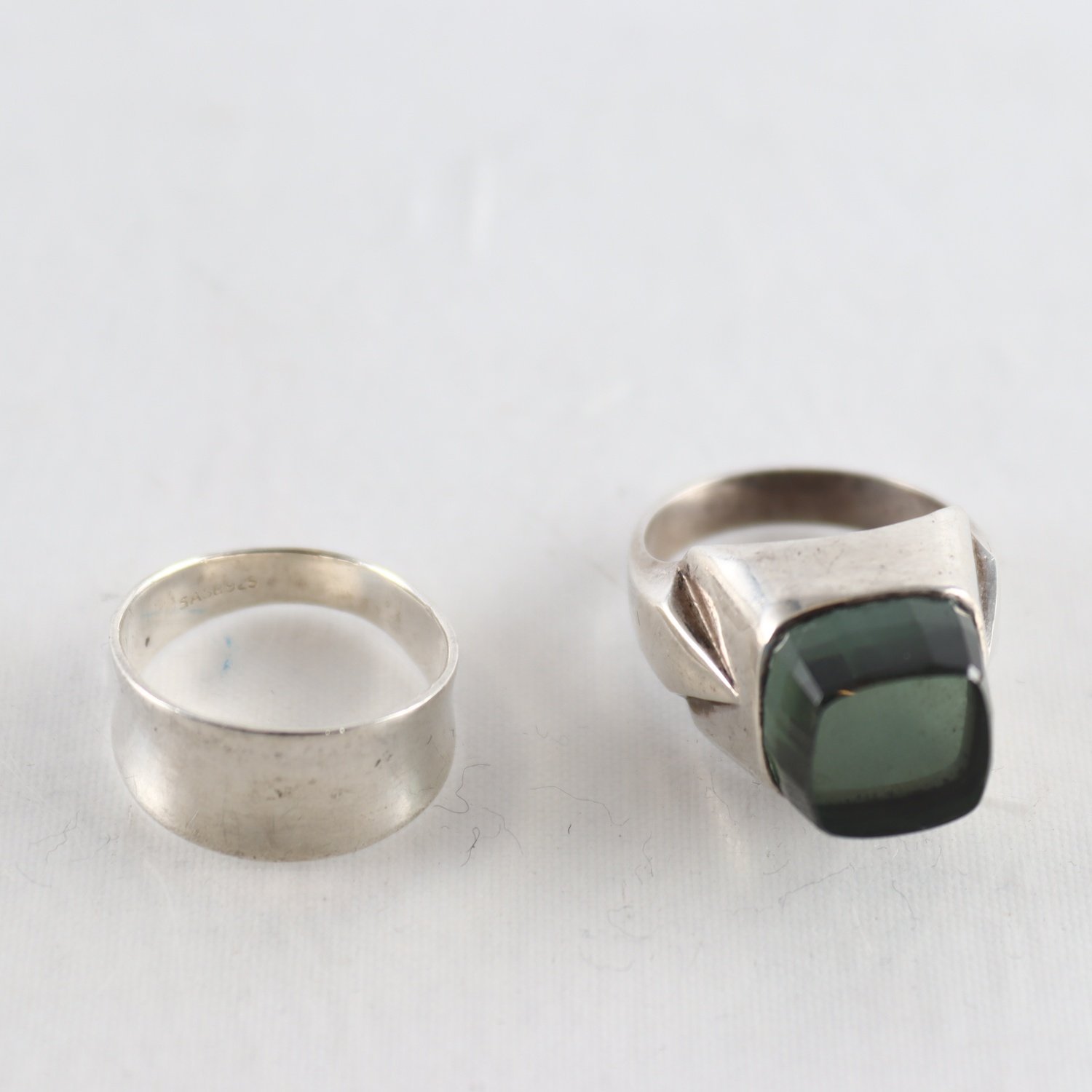 Ringar, silver 925, grön sten i glas, brv: 11 g