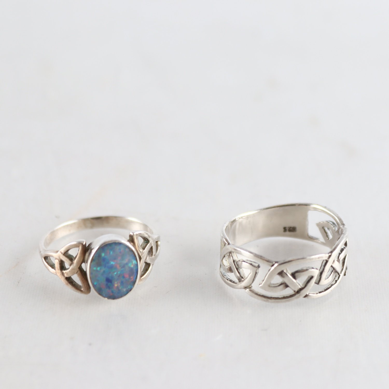 Ringar, silver 925, keltisk knut, blågrön sten, brv: 6,3 g