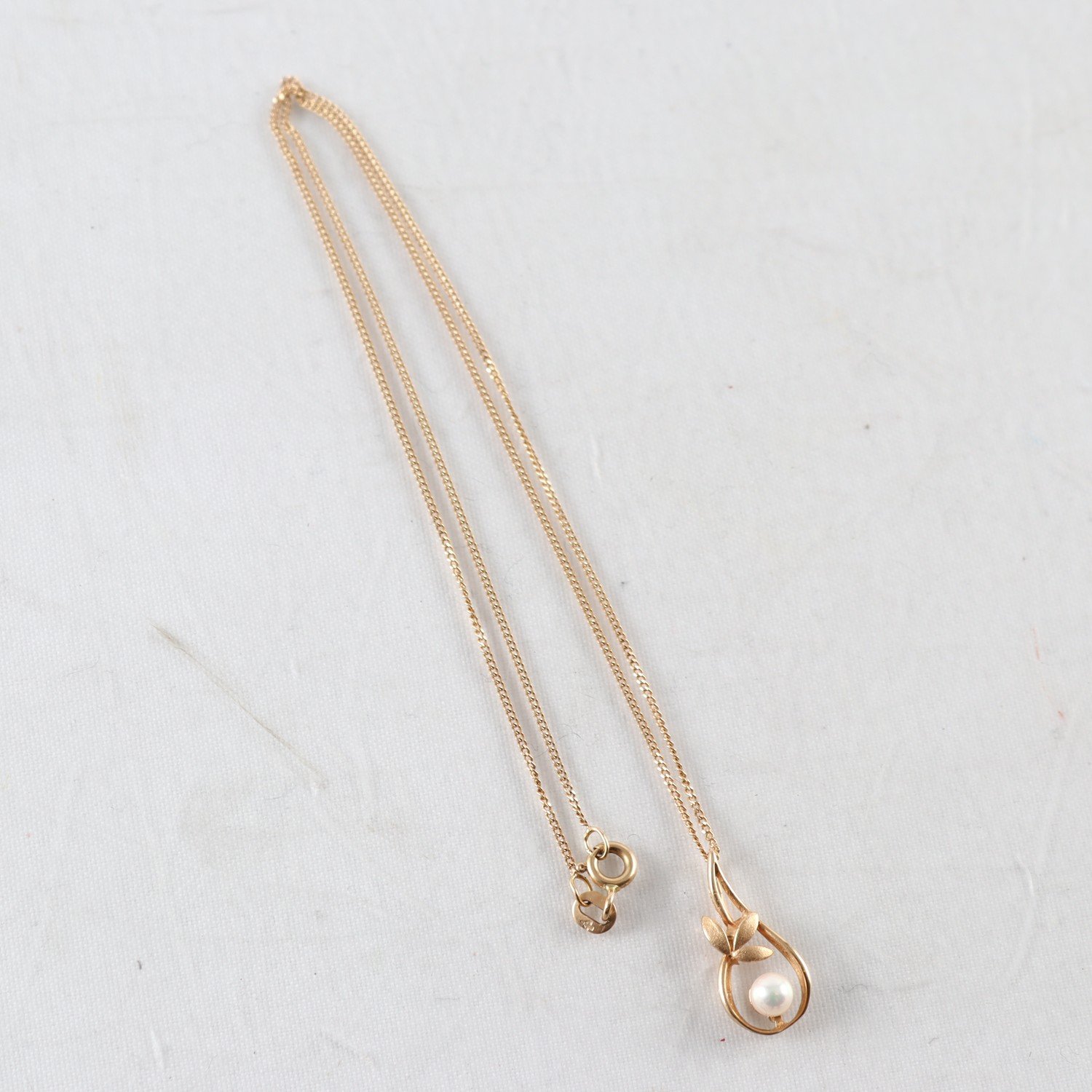 Halsband, hänge med pärla, guld 18K, brv: 2,6 g