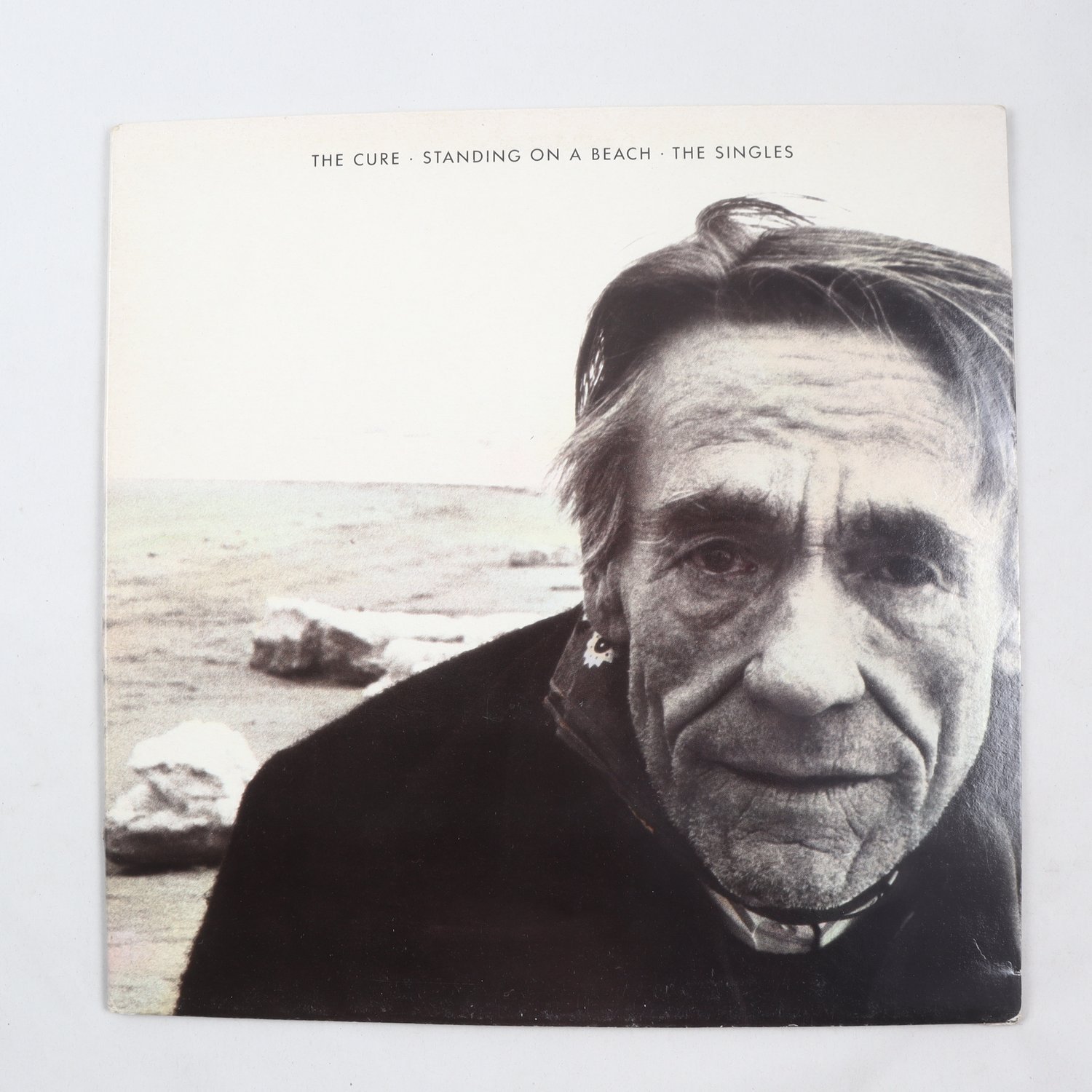LP The Cure, Standing On A Beach • The Singles