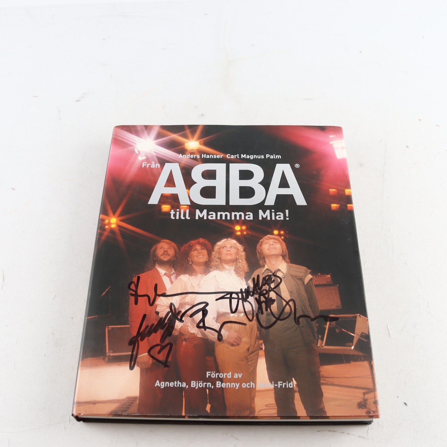 Från Abba till Mamma Mia!, Signerad av Abbas fyra medlemmar