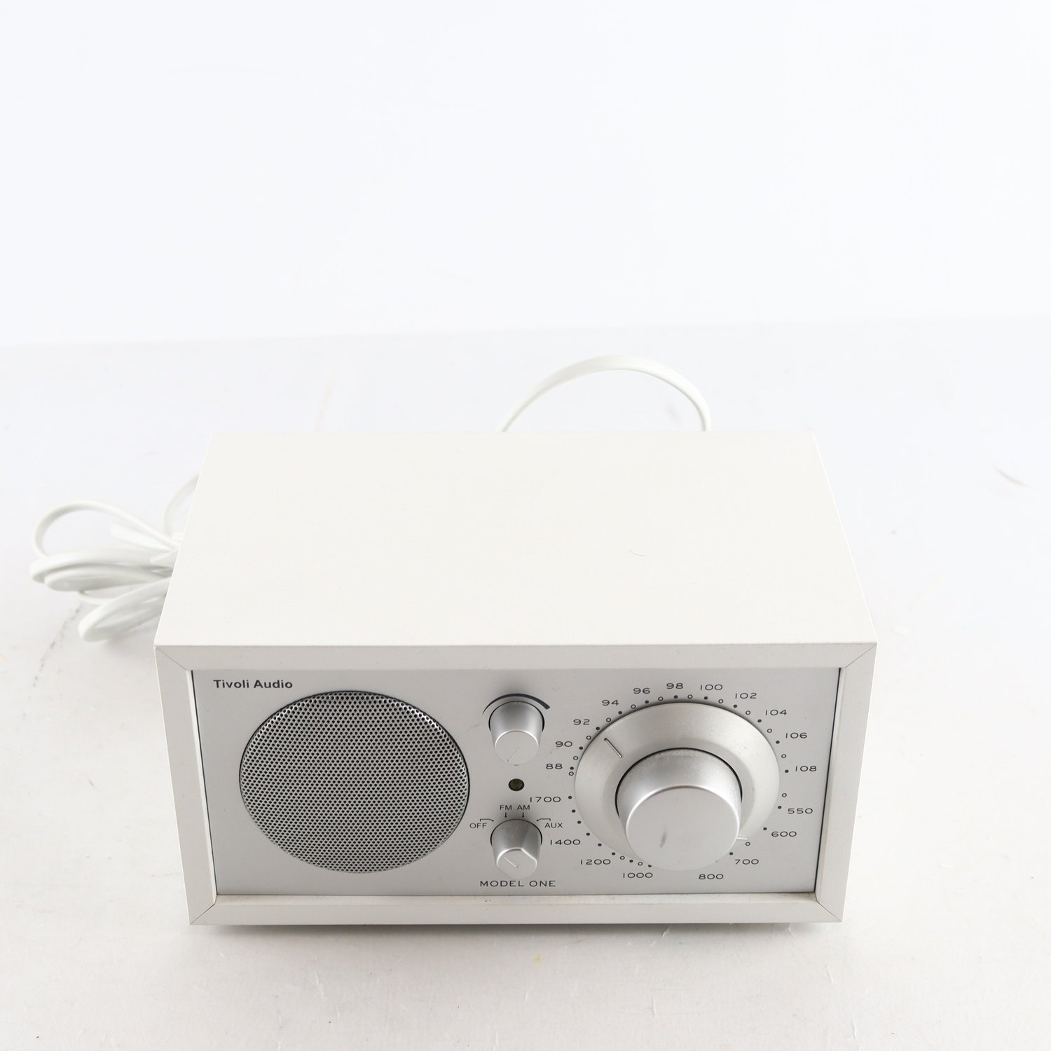 Radio, Tivoli Audio Model One. Samfraktas ej.
