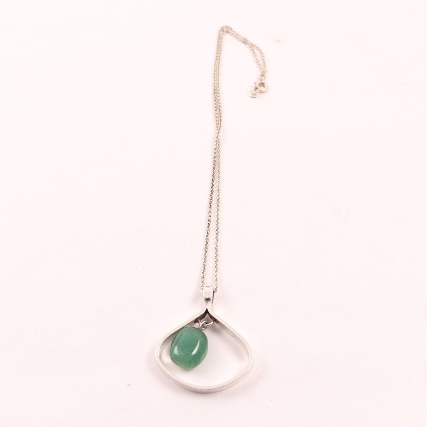 Halsband, silver 925, hänge med grön sten, brv: 12,3g