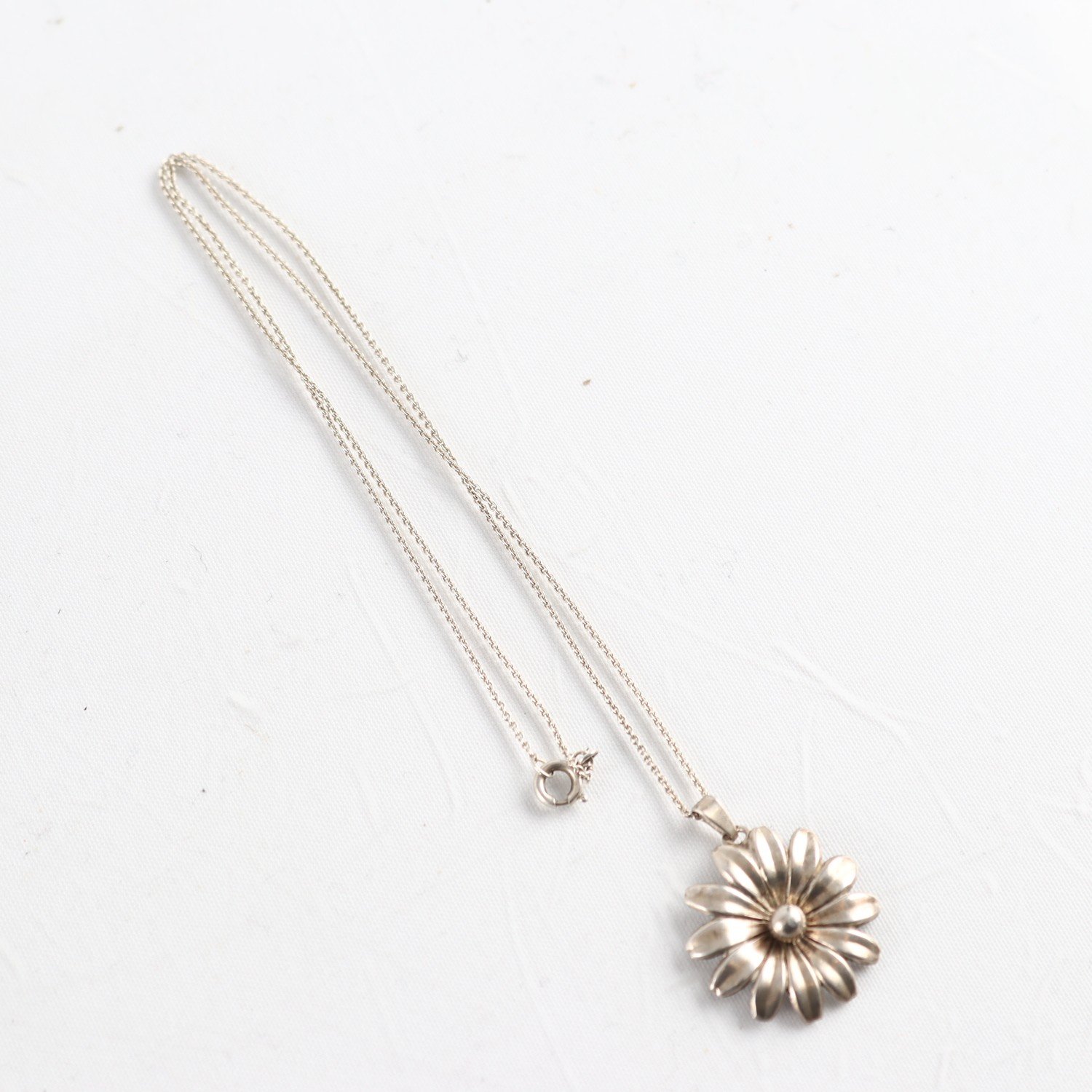 Halsband med hänge, blomma, silver 830, Vikt: 3,3 g