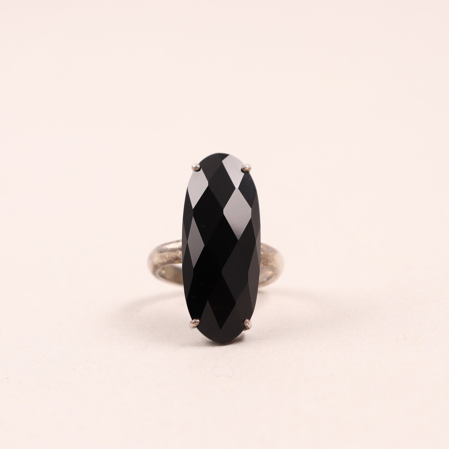 Ring, silver 925, slipad svart sten