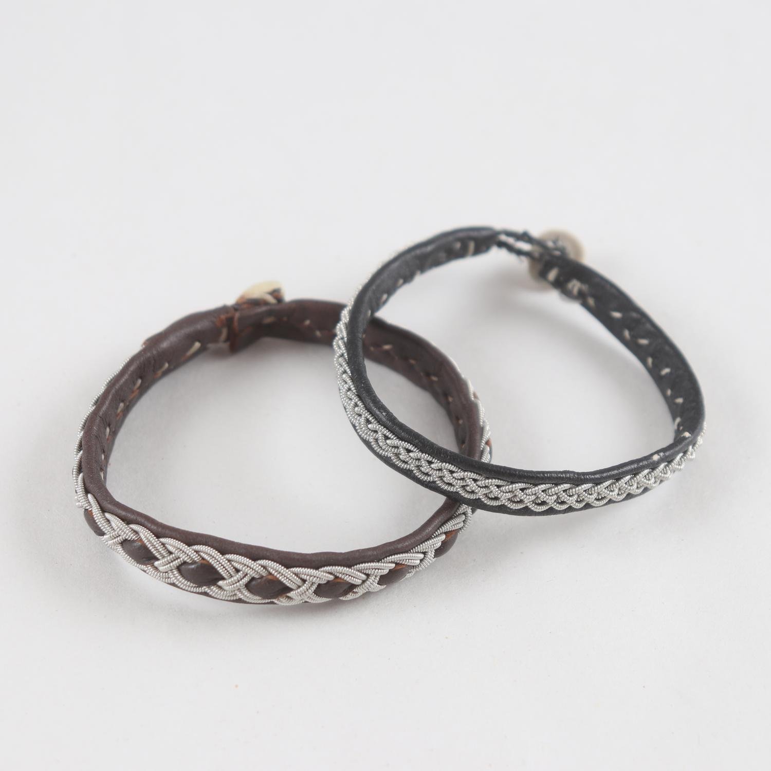 Armband, sameslöjd, tenntråd, skinn, 2 st
