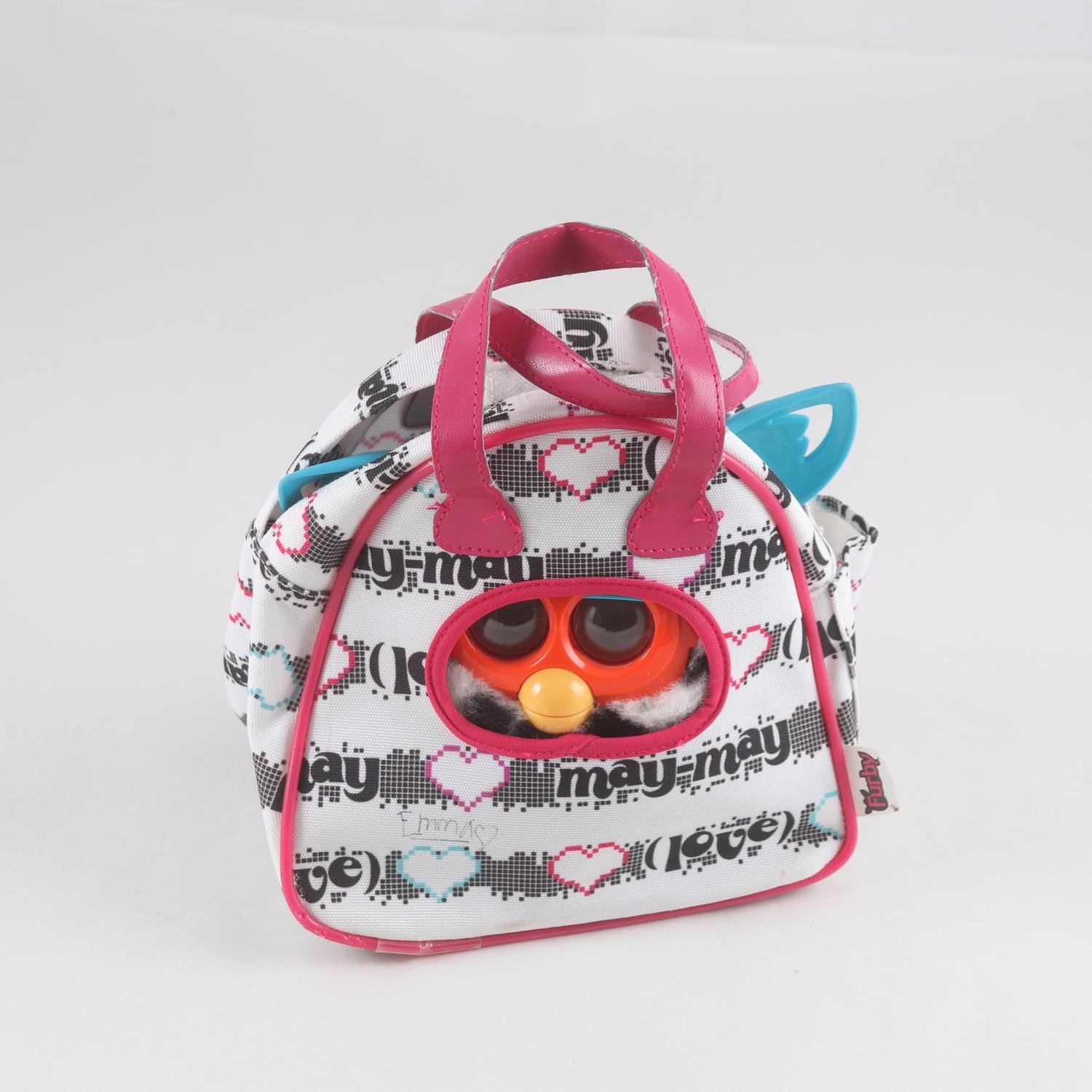 Figur, Furby, i väska