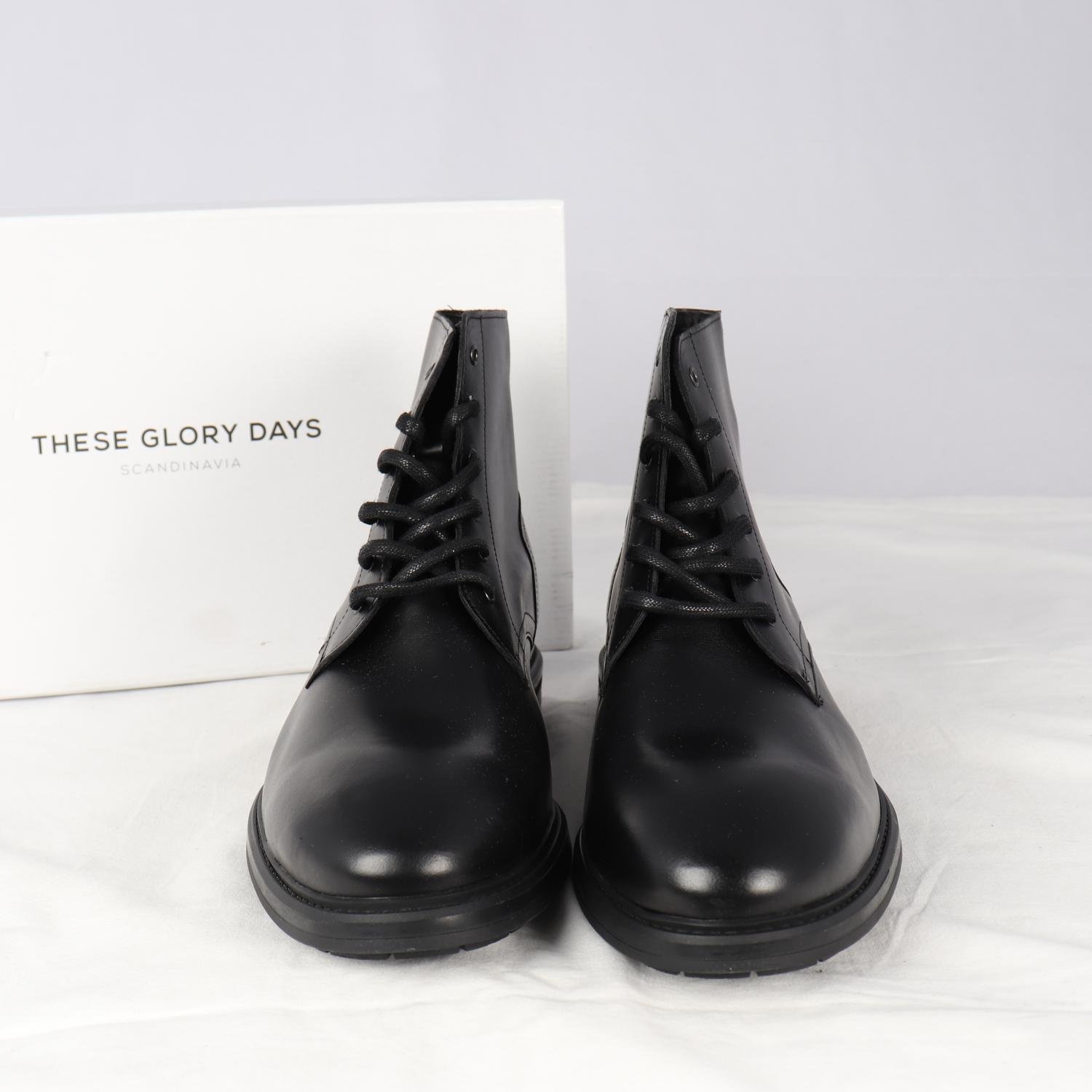 Kängor, These glory days, läder, stl. 43, svart