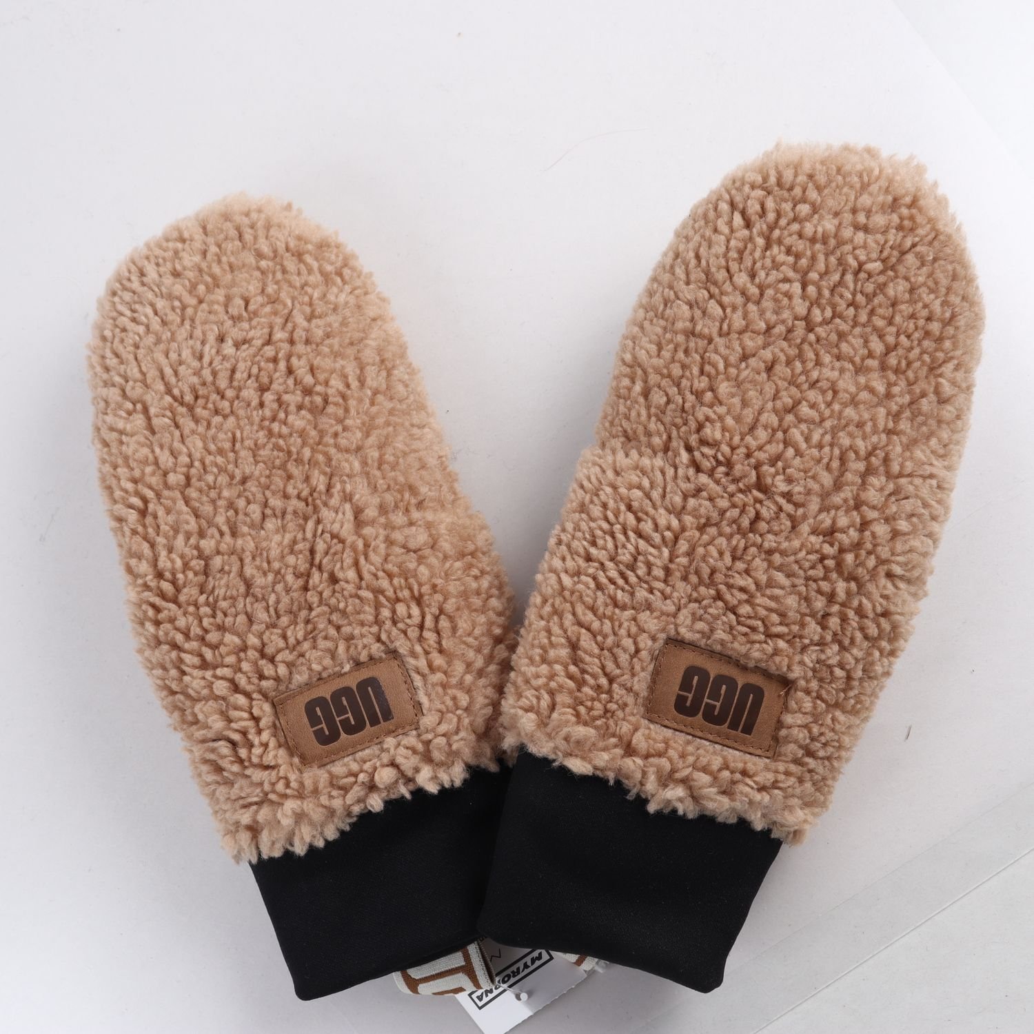 Vantar, UGG, stl. S/M