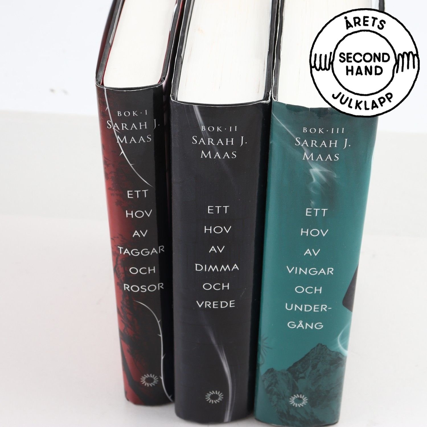 Sarah J. Maas, Ett hov av taggar och rosor, Vol. I-III. Samfraktas ej