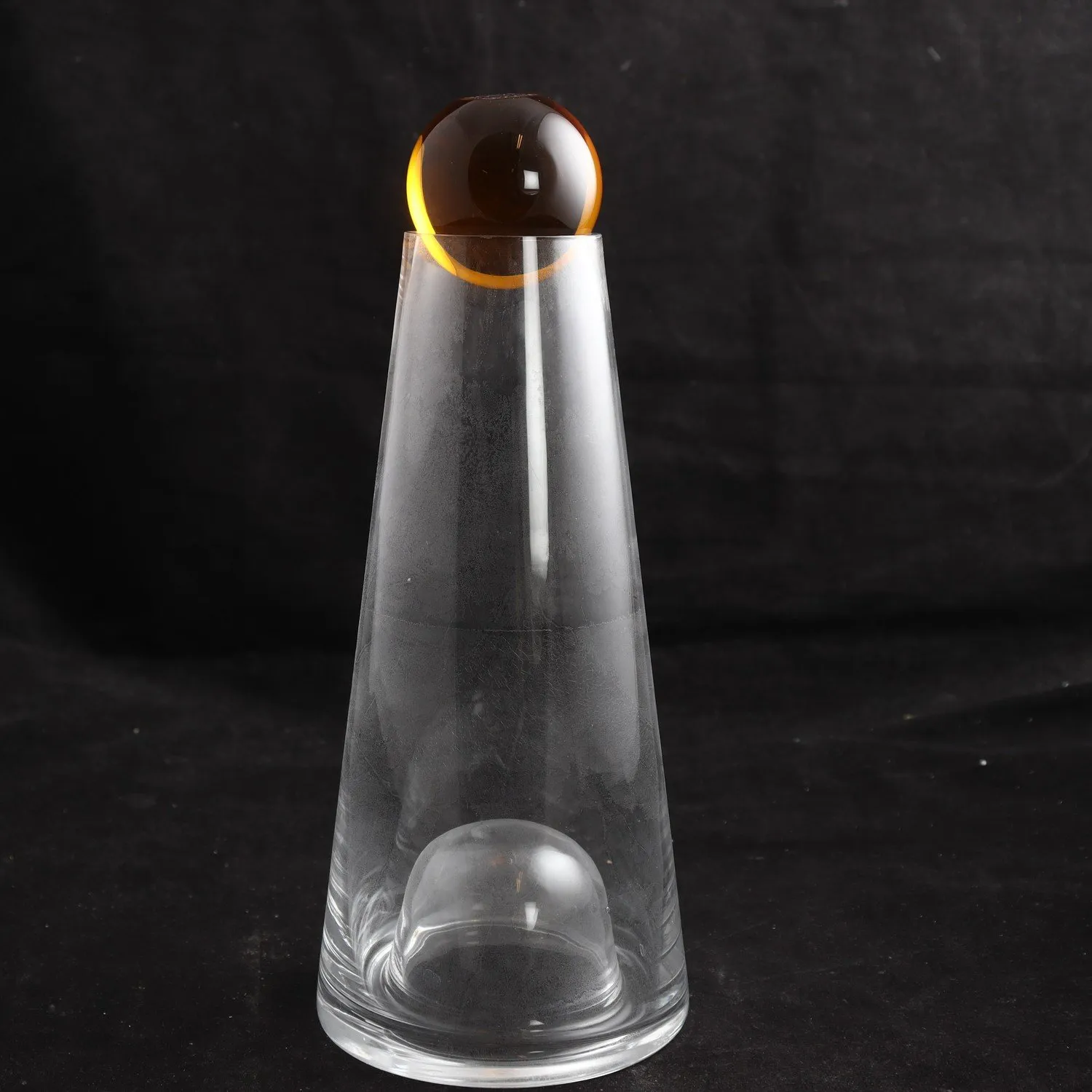 Karaff, Fia Carafe, Nina Jobs, Design House, Stockholm. Samfraktas ej.