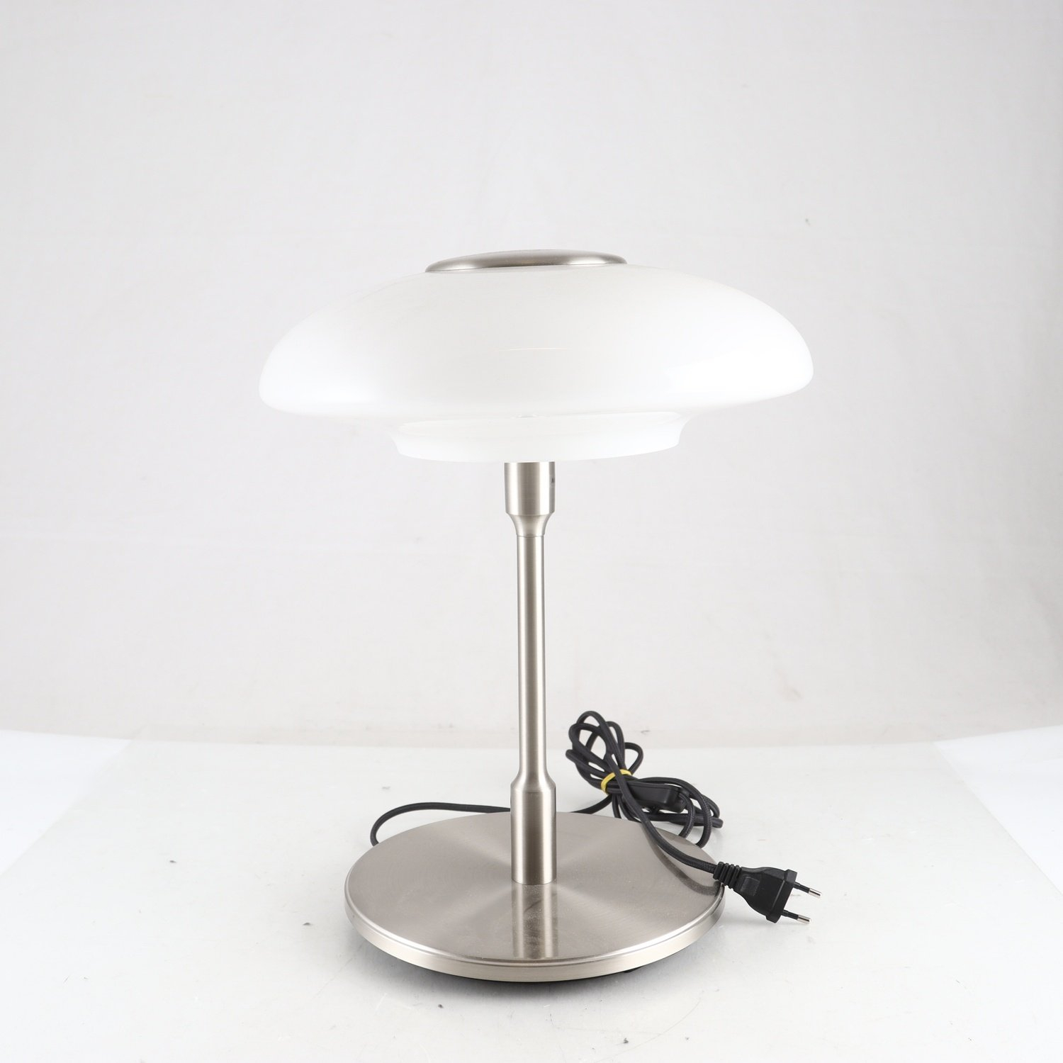 Bordslampa, Ikea, Tällbyn. Endast avhämtning.