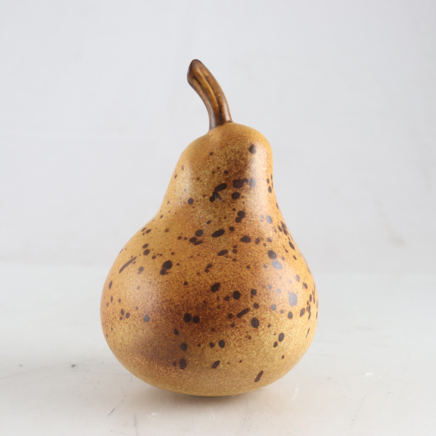 Figurin, Päron, Kerstin Hörnlund, Rörstrand, signerad KH