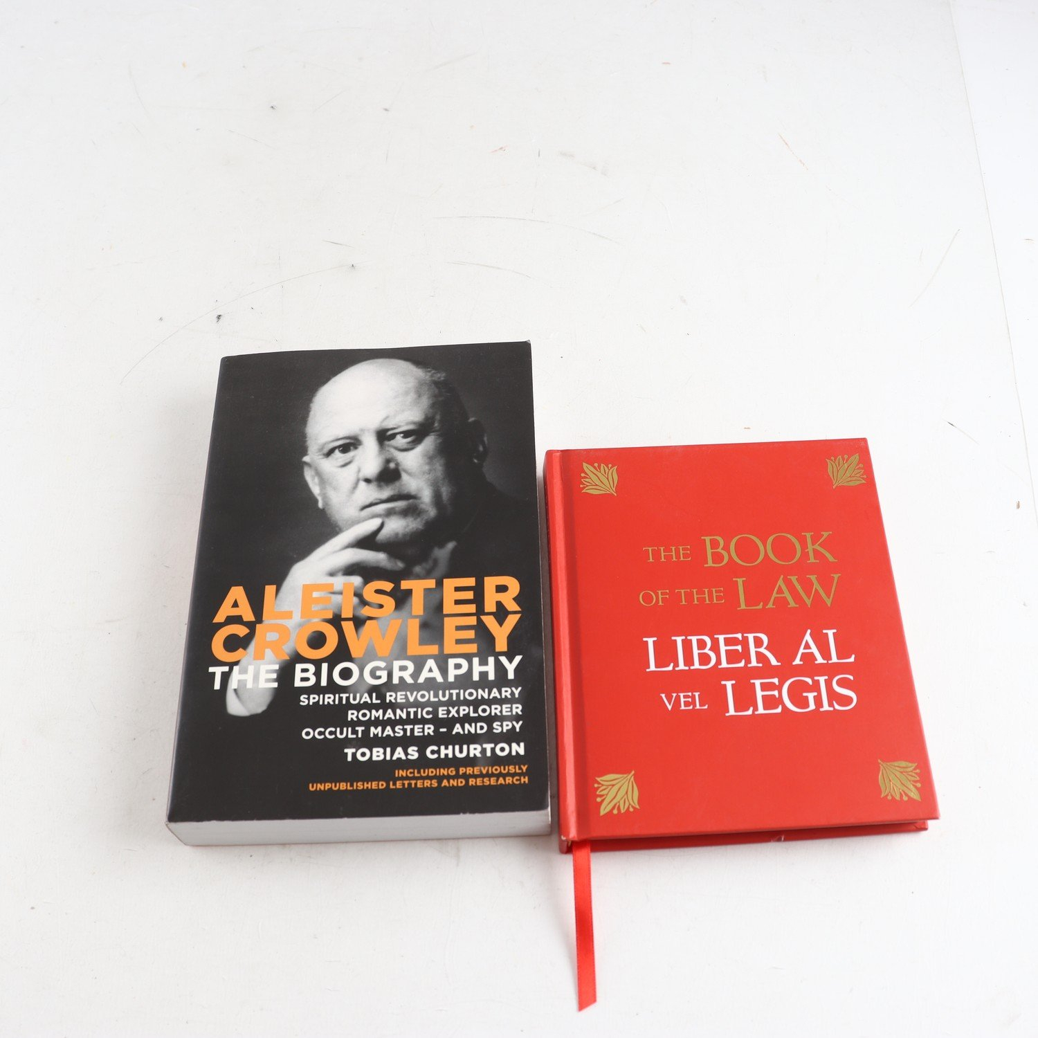 Aleister Crowley, bokpaket med 2 volymer