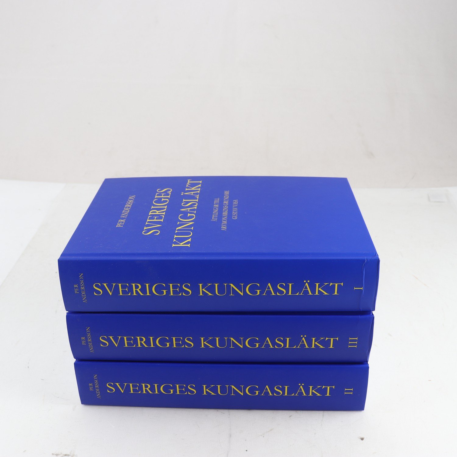 Per Andersson, Sveriges kungasläkt, Vol. 1-3. Samfraktas ej.