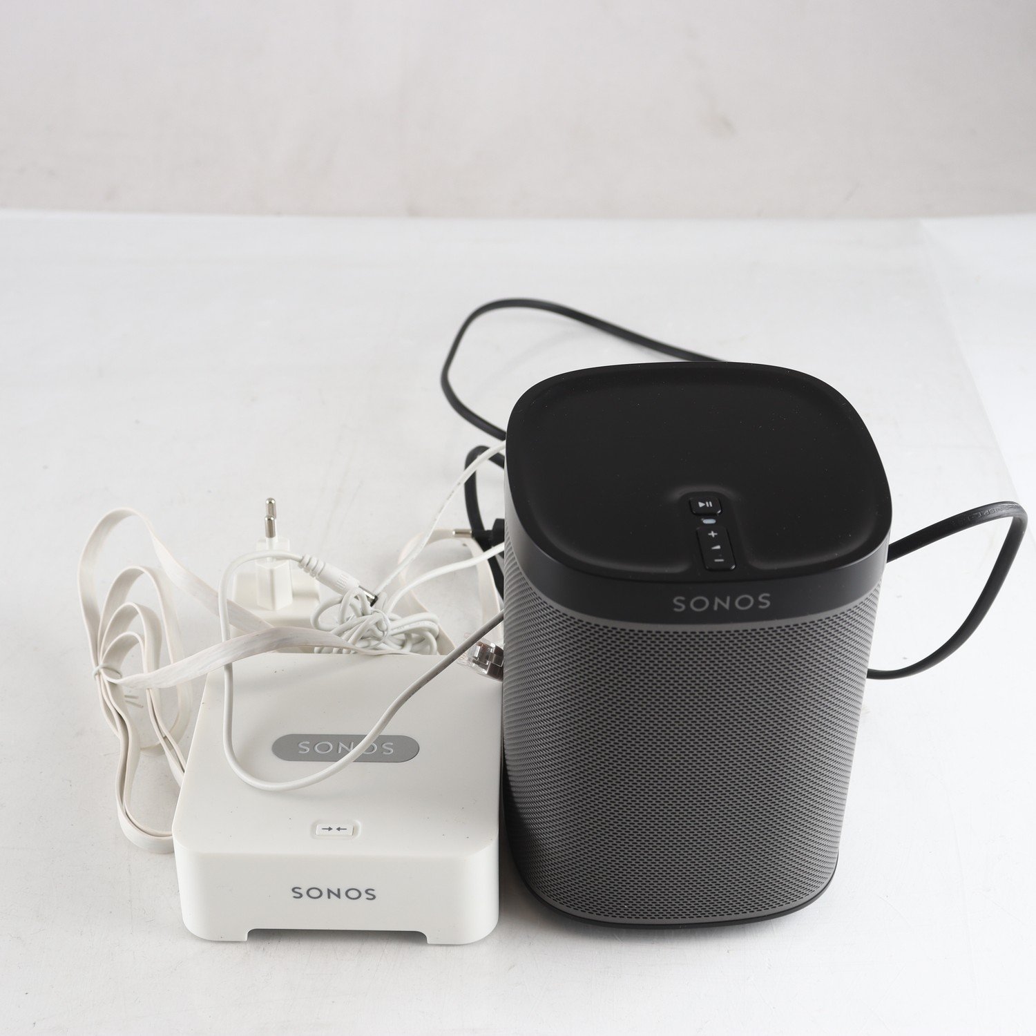 Nätverksadapter och högtalare, Sonos, Bridge, Play;1. Samfraktas ej.