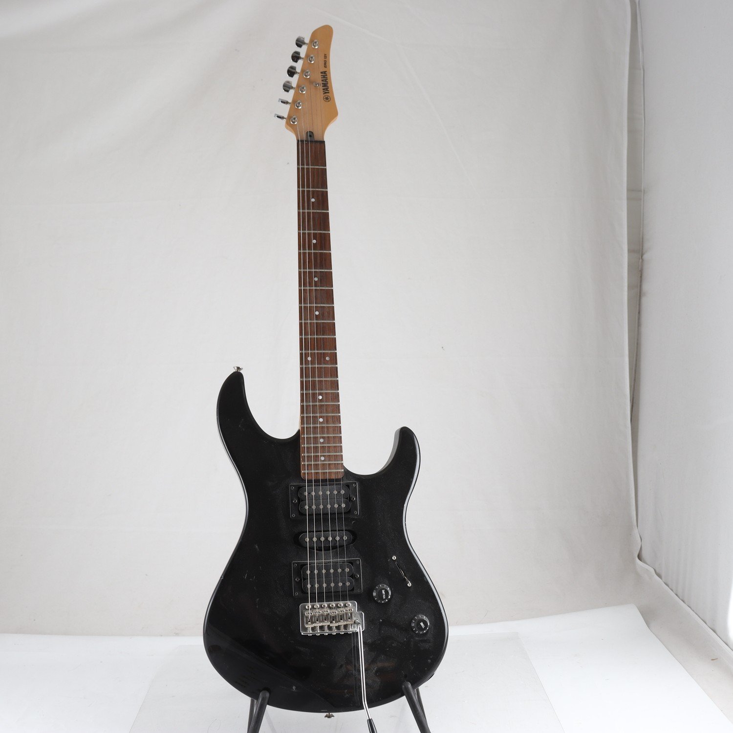 Gitarr, Yamaha, ERG 121. Endast avhämtning.