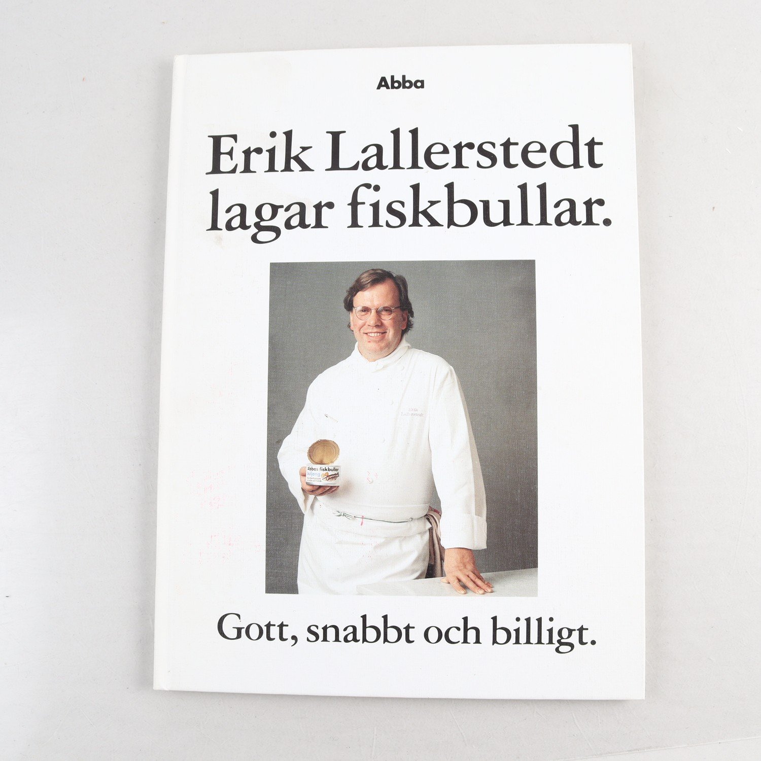 Bok, Erik Lallerstedt lagar fiskbullar