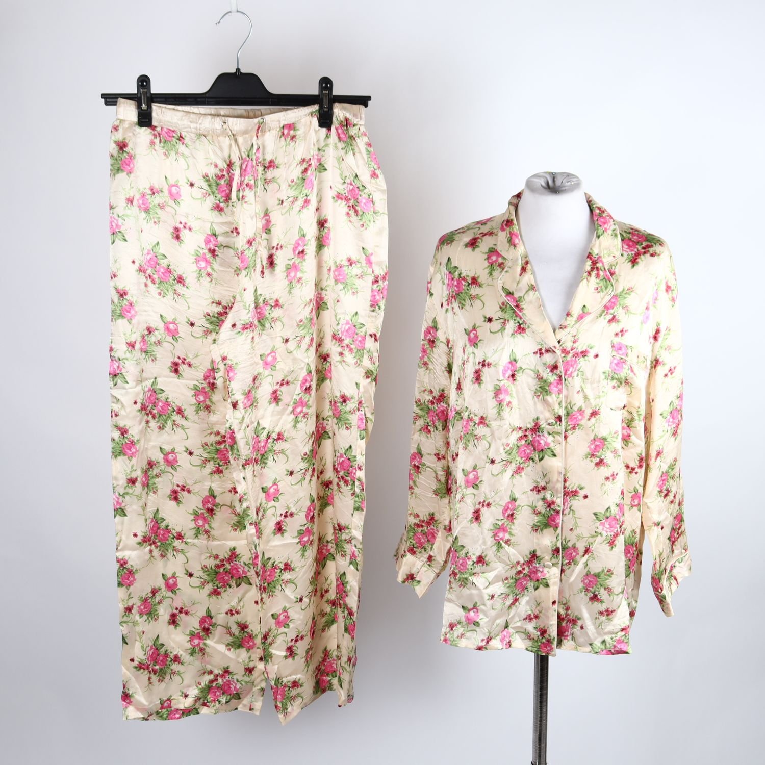 Pyamas, , blommig, rosa, 100% sile, stl. M