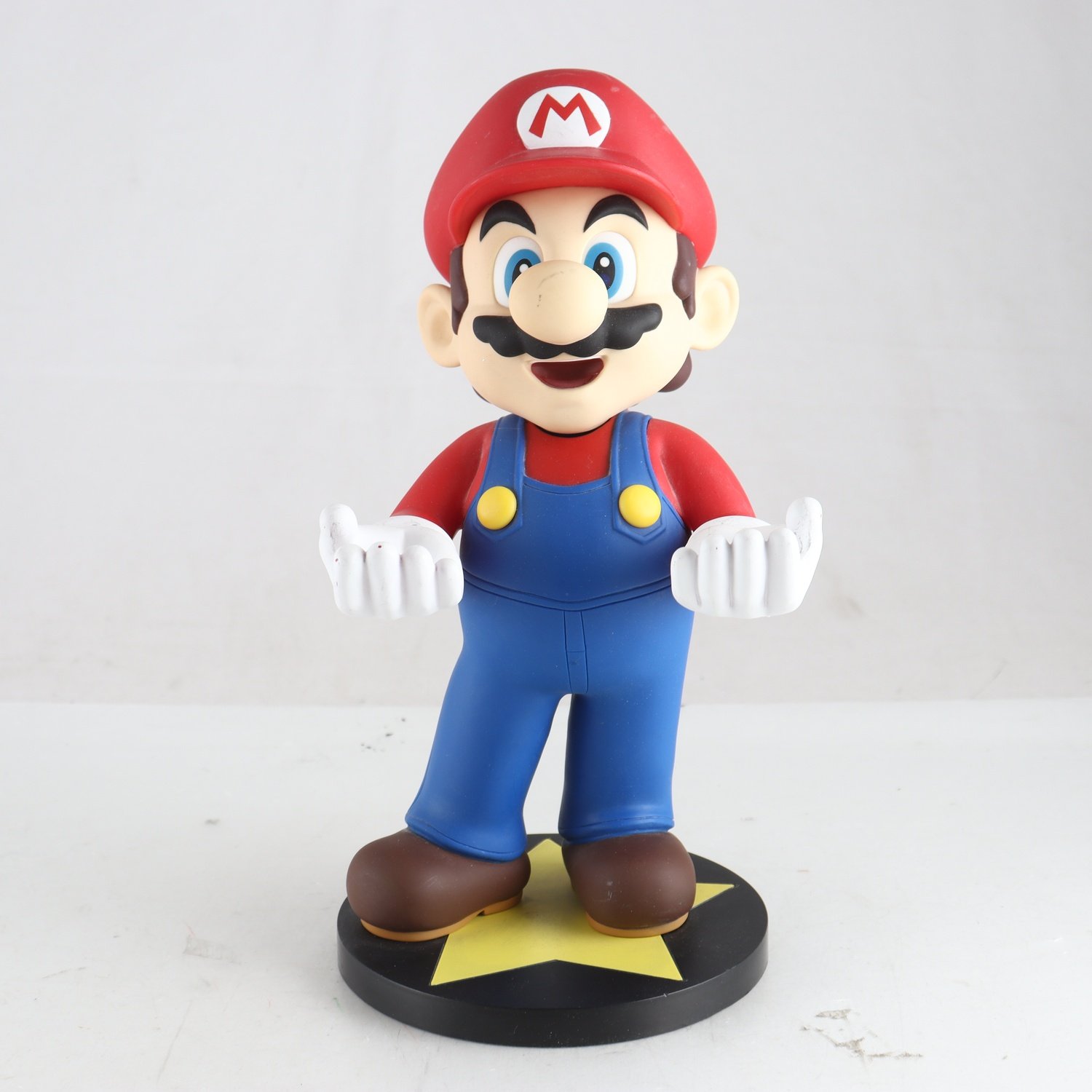 Figur, hållare för Nintendo 3Ds, Mario. Samfraktas ej.