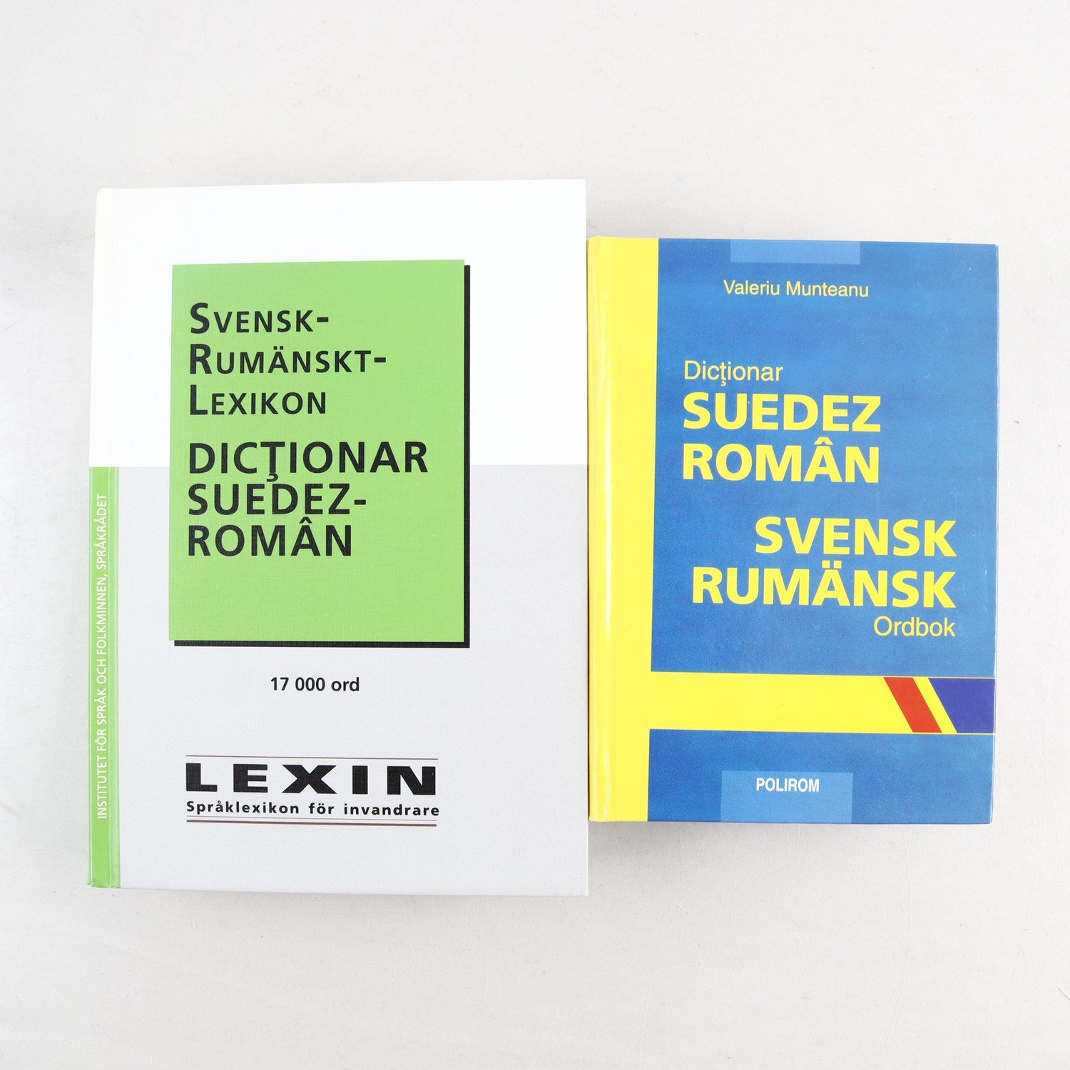 Svensk-Rumänskt Lexikon samt Svensk-Rumänsk Ordbok. Samfraktas ej