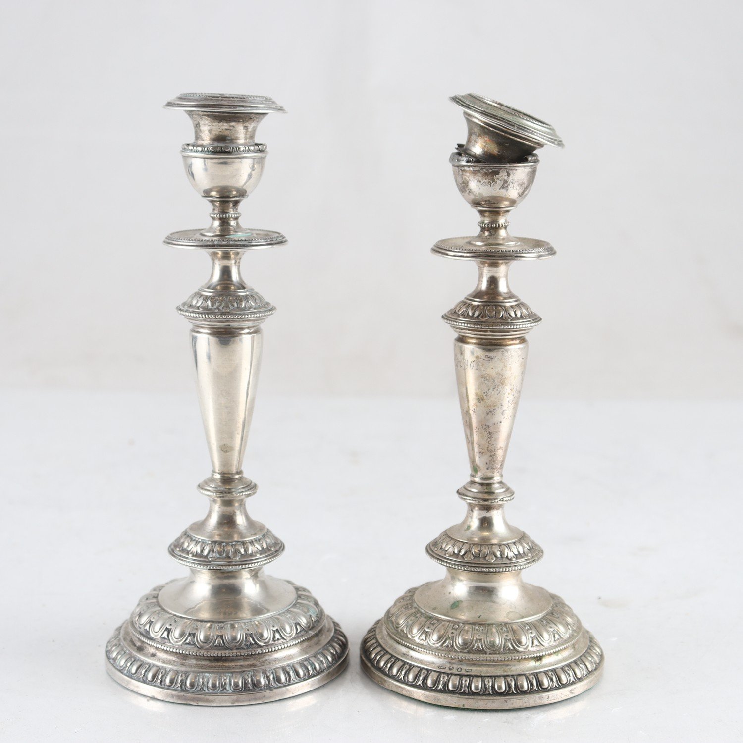 Ljusstakar, silver, CGH, Stockholm, kattfot, år 1900