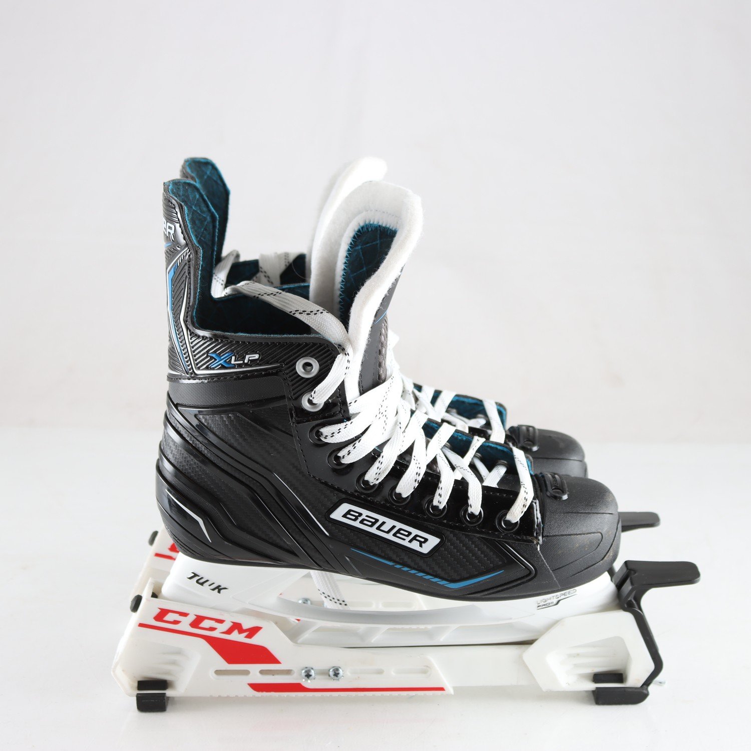 Skridskor, Bauer XLP, stl 5. Samfraktas ej.
