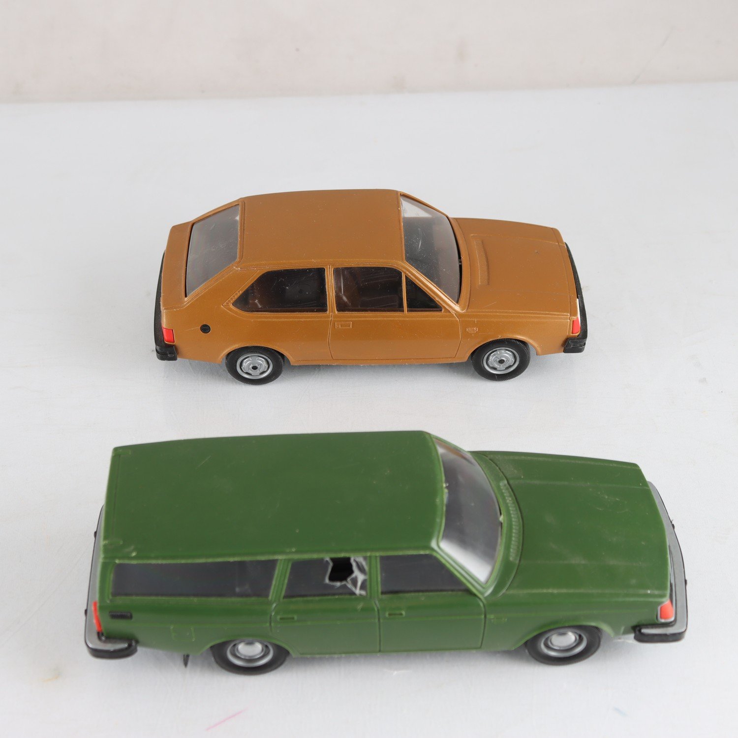 Bilar, Volvo, 245 & 343, plast, finland