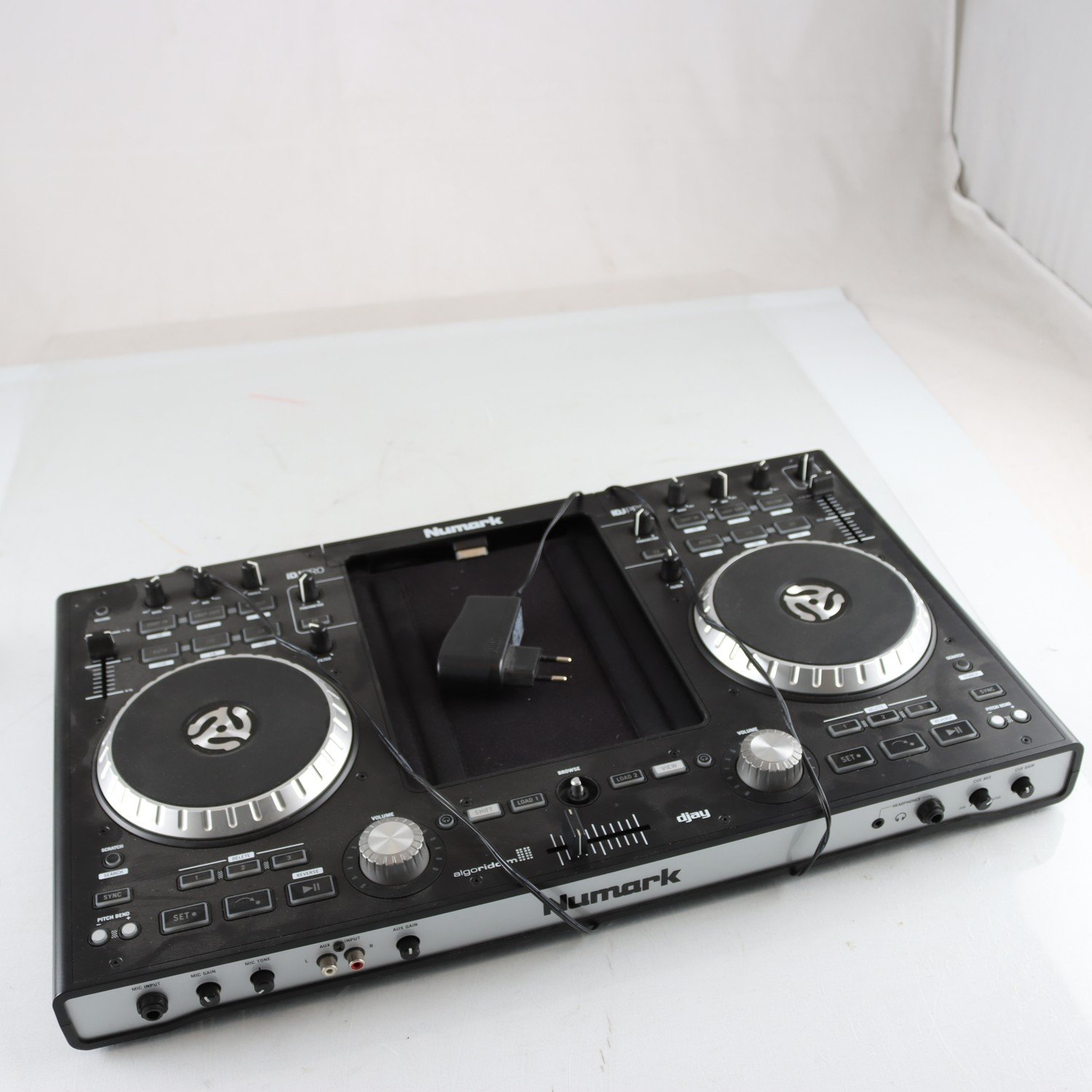 Numark IDJPro. Samfraktas ej.