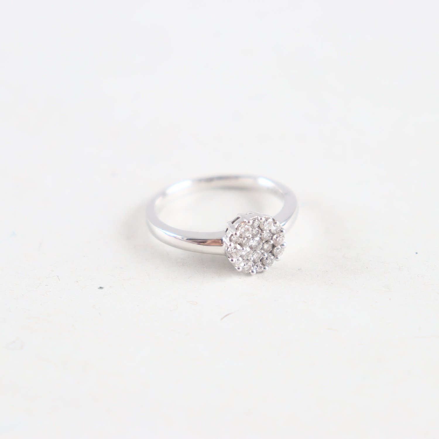 Ring, vitt guld 14K, diamanter, vikt; 3,9g