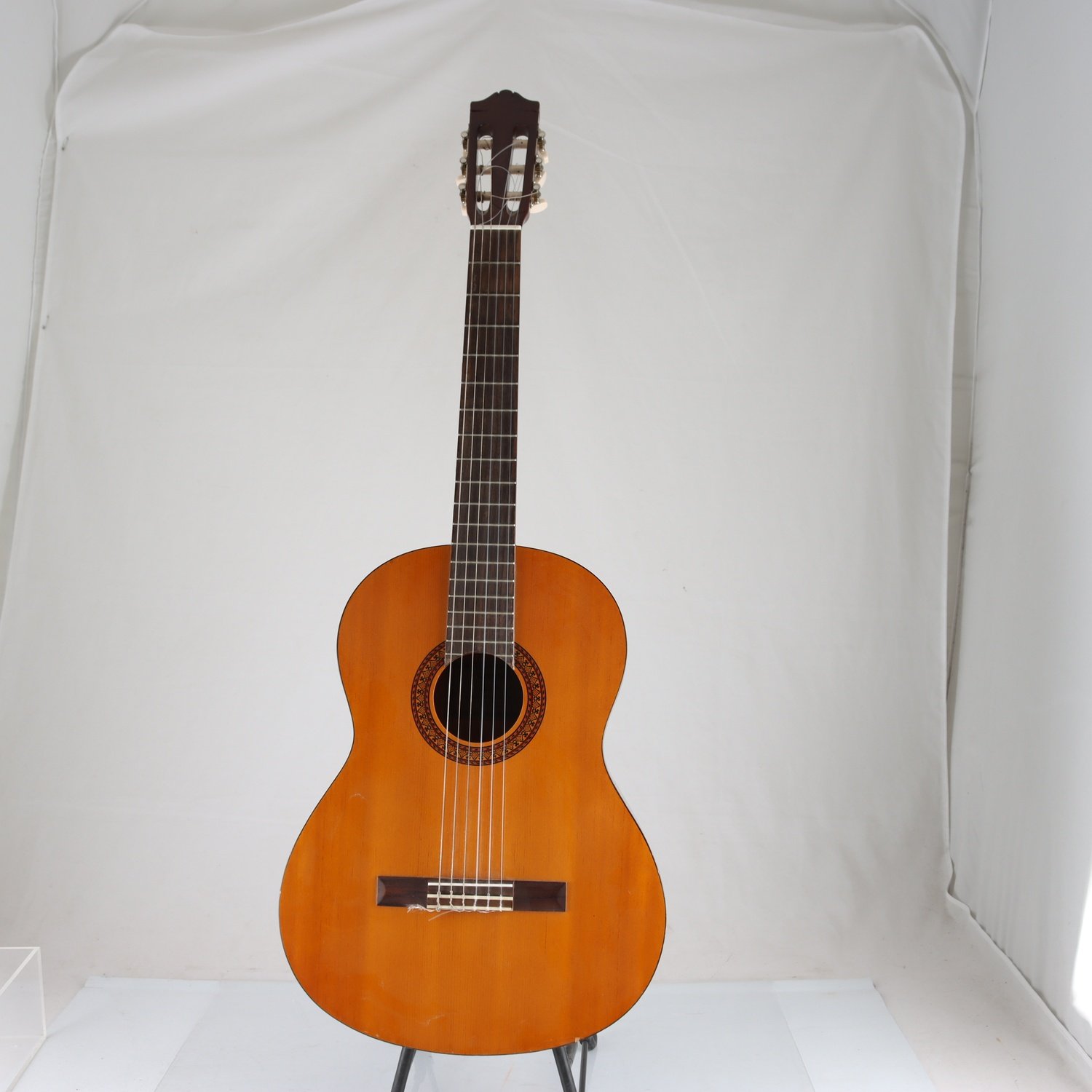 Akustisk gitarr, Yamaha C45