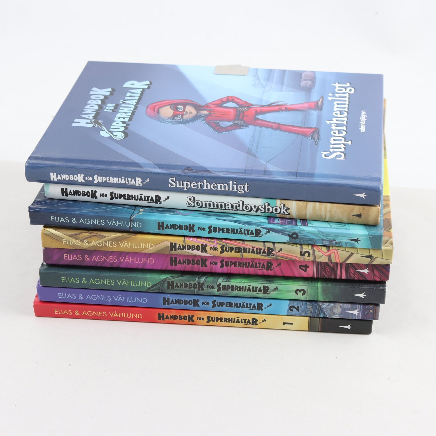 Handbok för superhjältar, Vol. 1-6 + 2 extra volymer