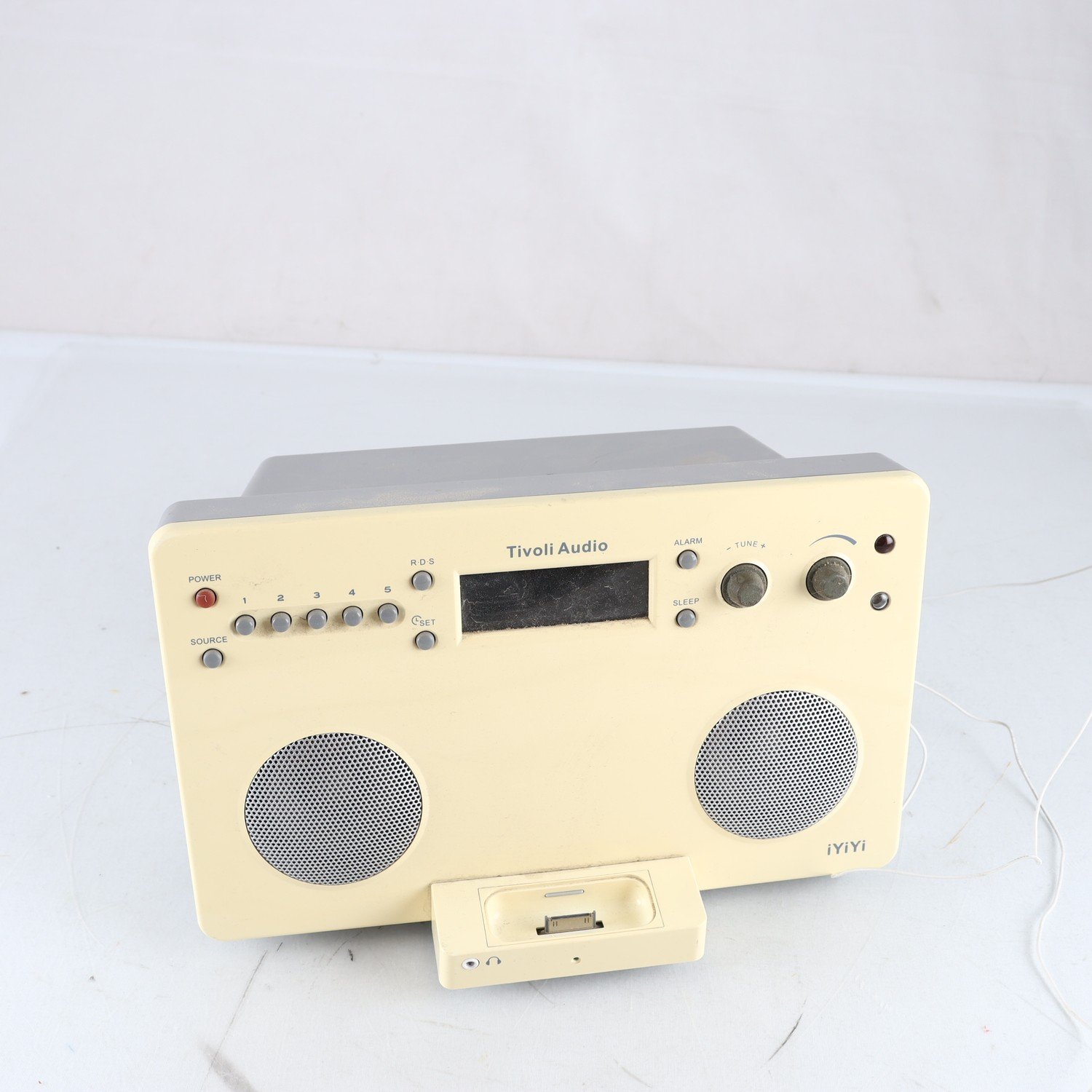 Radio, Tivoli audio, iyiyi. Samfraktas ej.