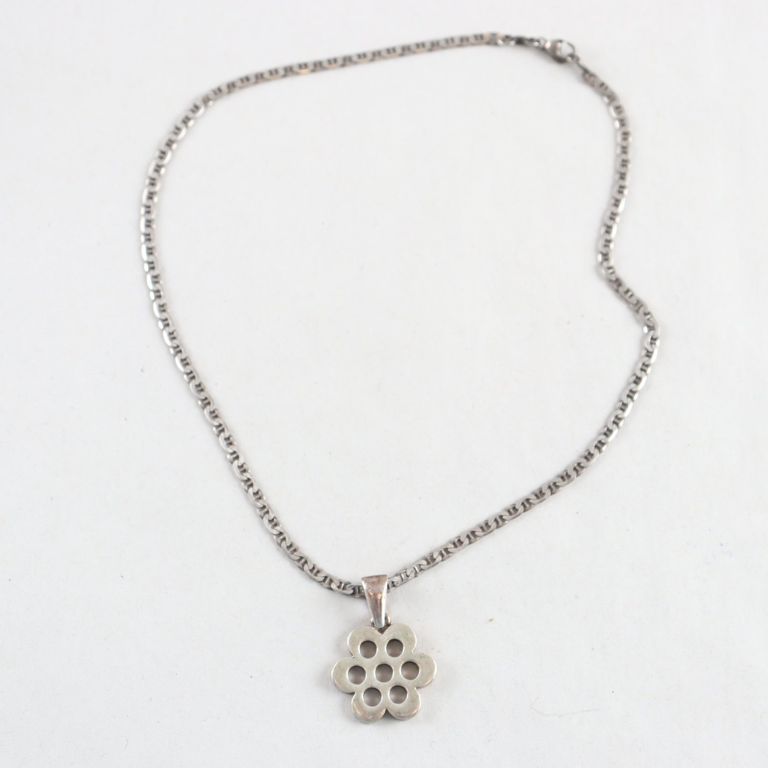 Halsband med hänge, silver, Vikt: 18,6g