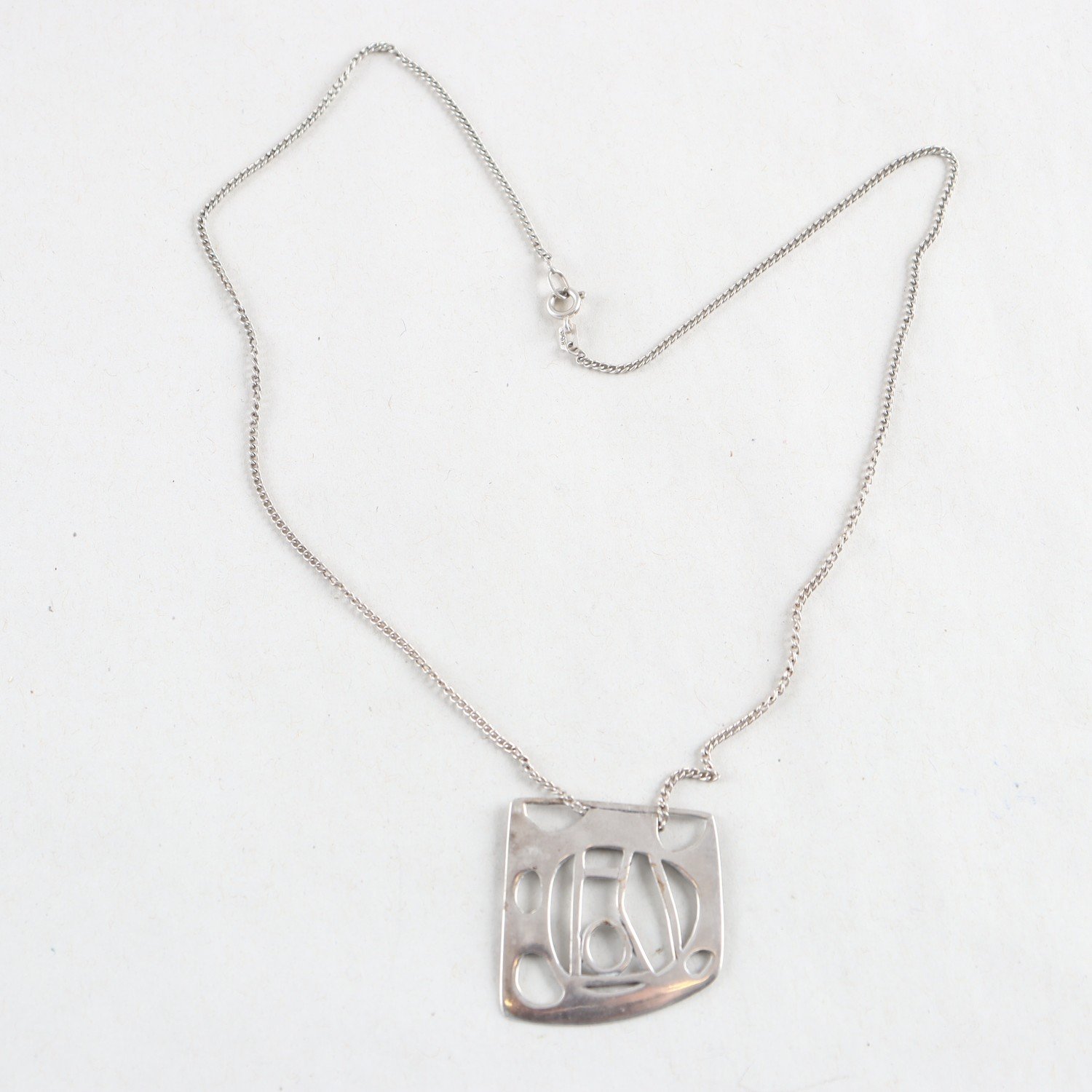 Halsband med hänge, silver, Vikt: 7,6g