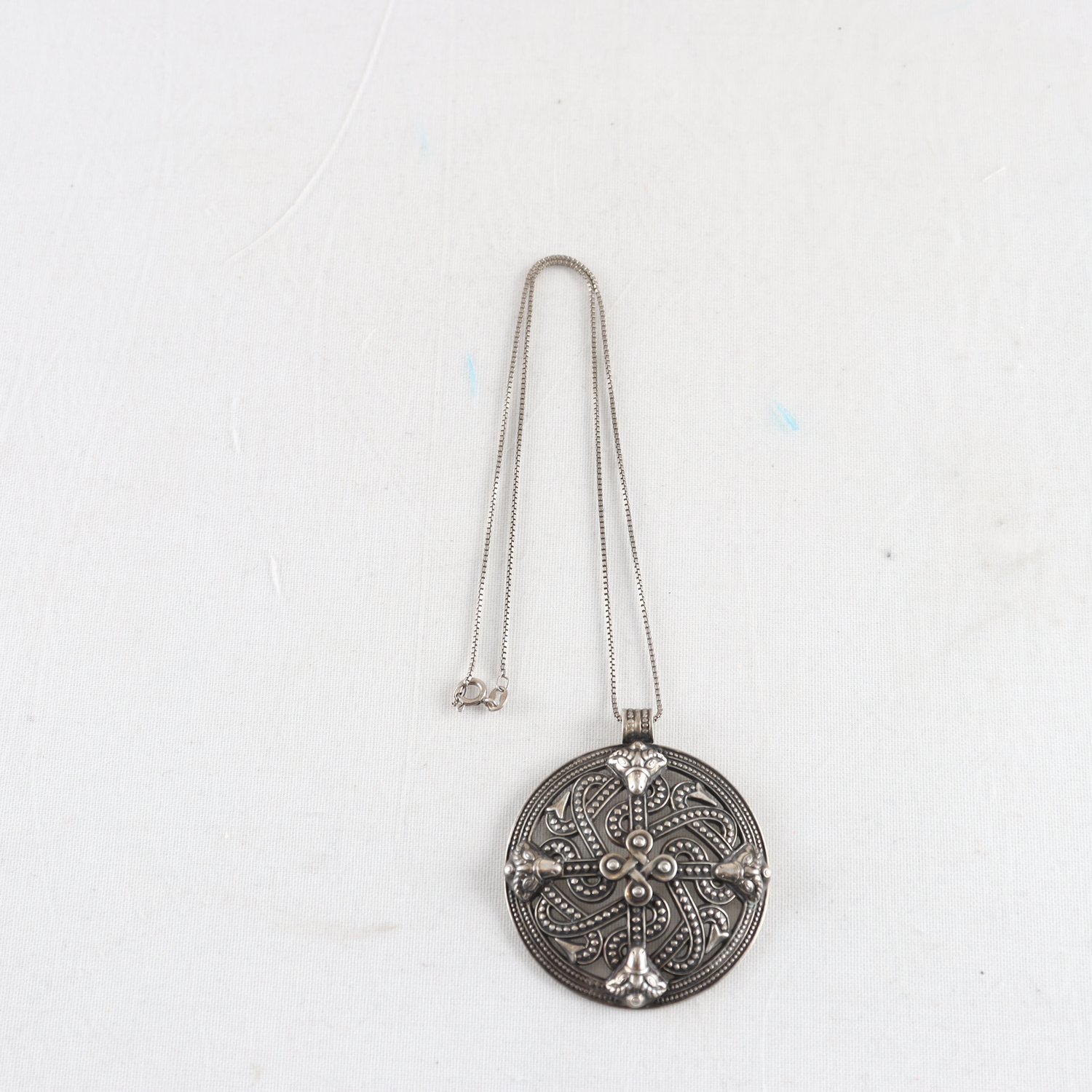 Halsband med hänge, silver, Kalevala, vikt: 21,5 g