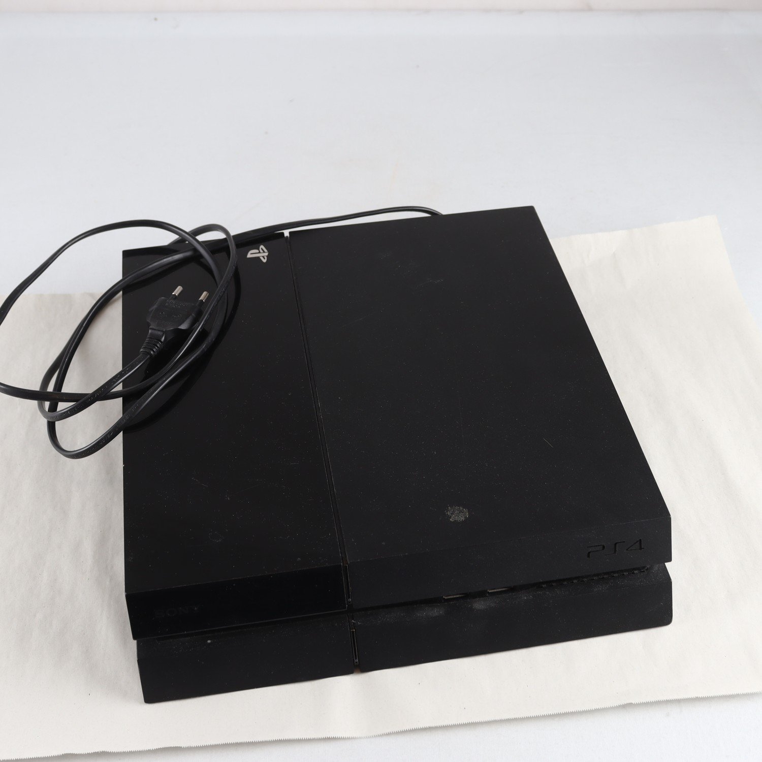 Konsol, Playstation 4. Samfraktas ej.