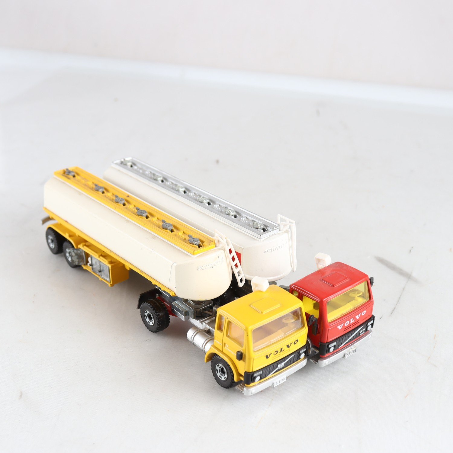 Tankbilar, Siku-volvo, 2st