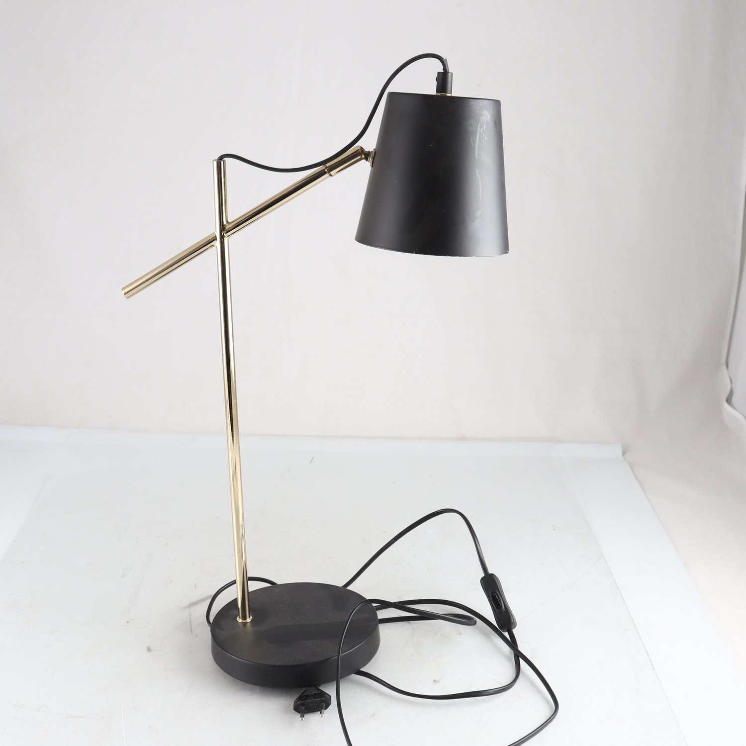 Bordslampa, Åhlens. Endast avhämtning.