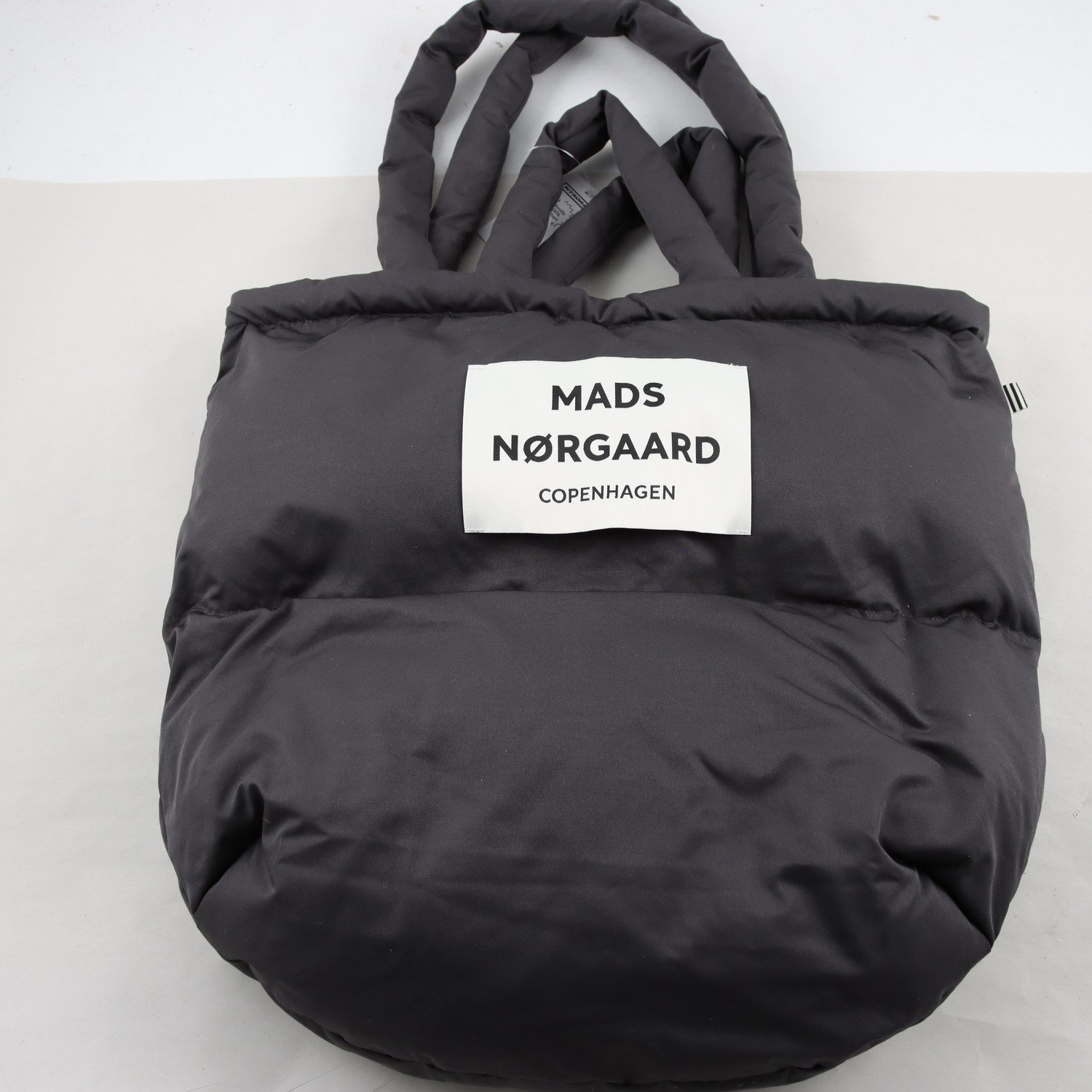 Axelremsväska, Mads Norgaard, grå