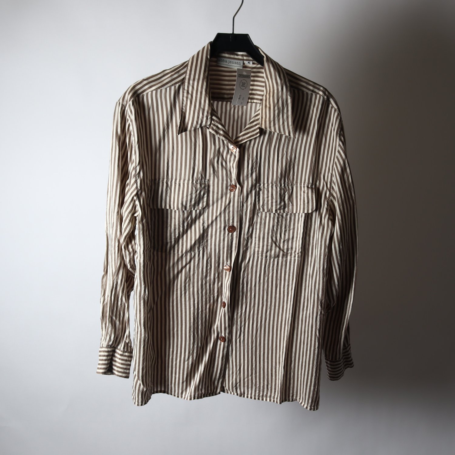 Blus, Ebba Jensen, randig, vit, brun, silke, stl. M