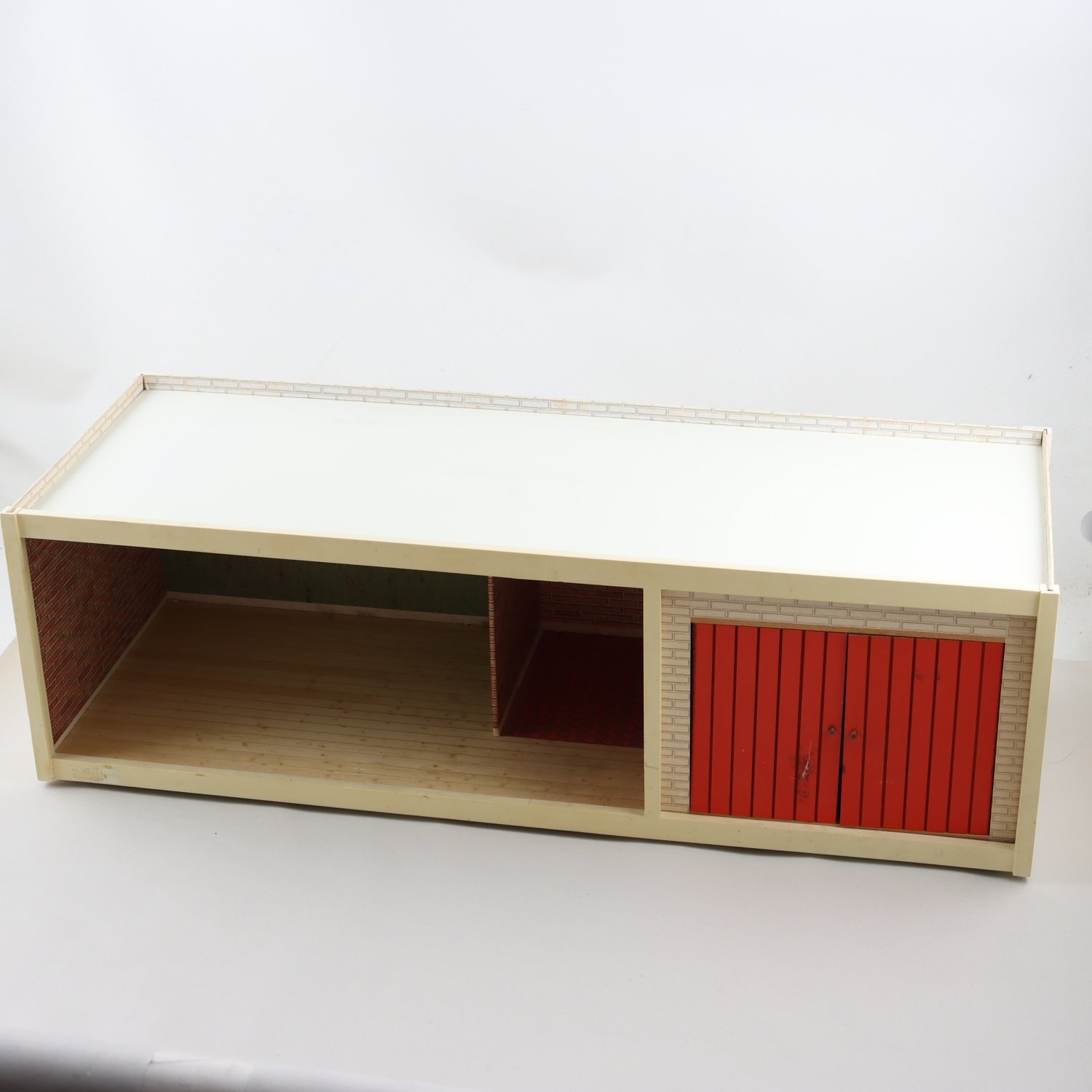Lundby, Dockskåp. Endast avhämtning.