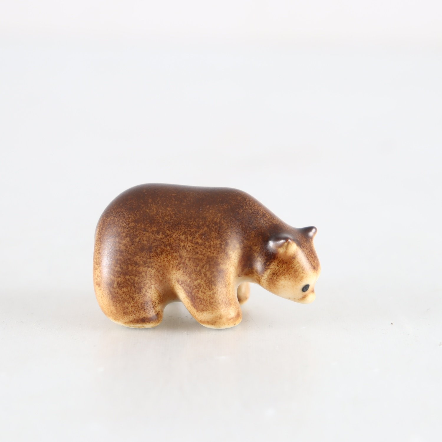 Miniatyrfigurin, björn, Raili Eerola, Arabia, ca 1950-tal