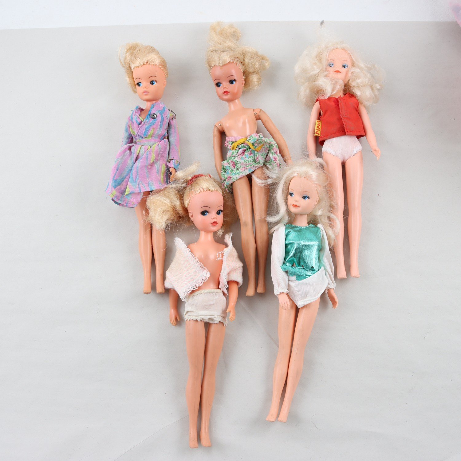 Dockor, Sindy, 5st med tillbehör. Samfraktas ej