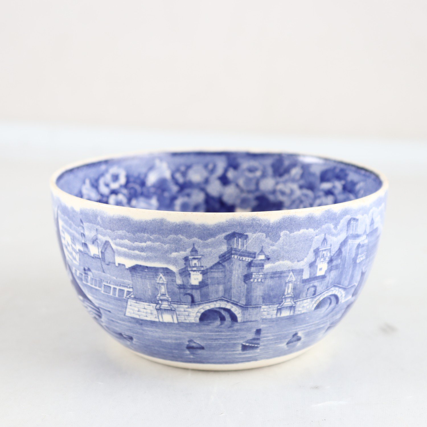Skål/kopp, Ferrara, Wedgwood, Etruria England, 18/1900-tal