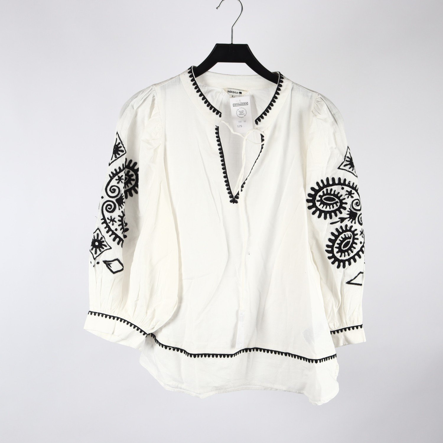 Blus, Indiska, vit, broderad, stl. S