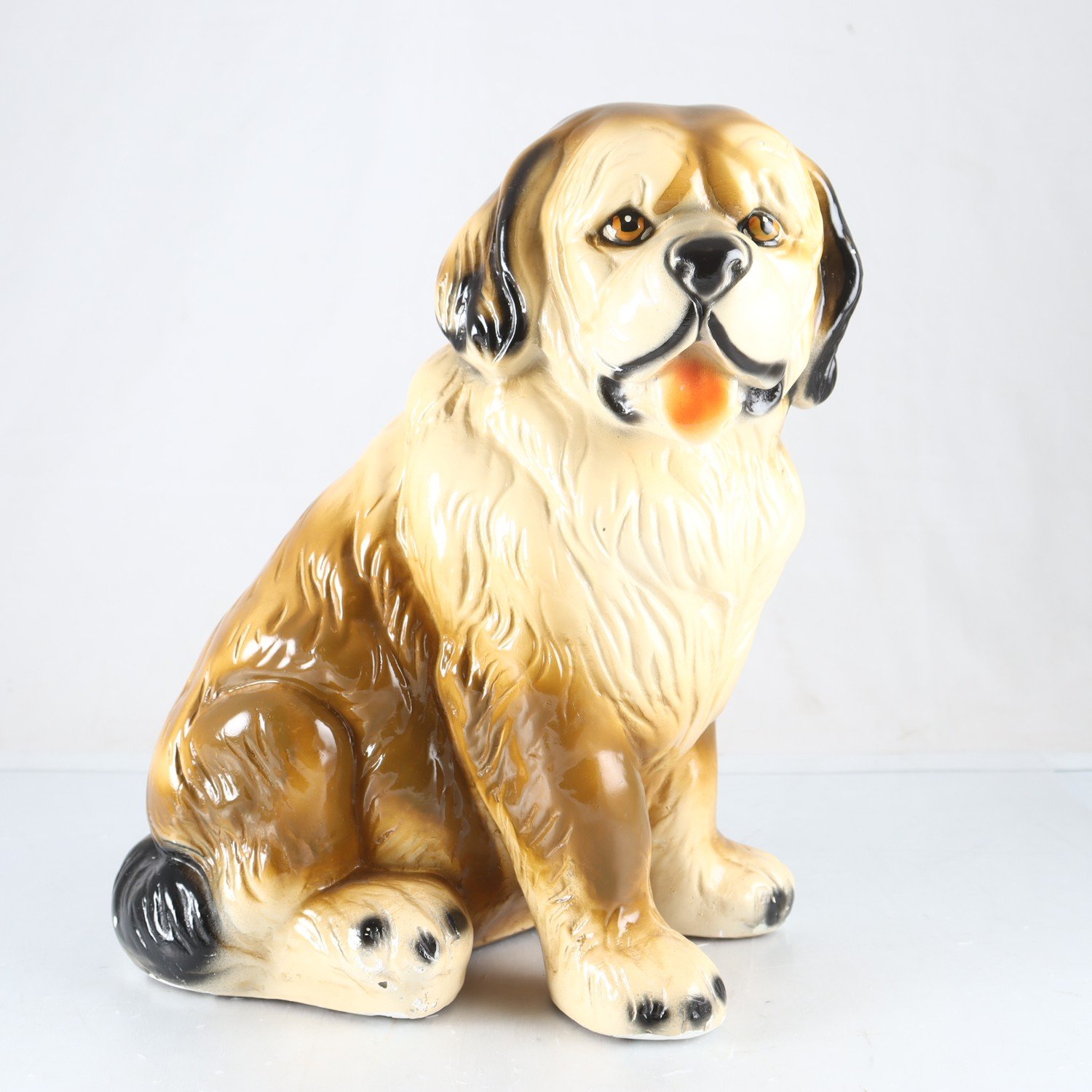 Figurin, hund, Sankt Bernhard, gips. Endast avhämtning.